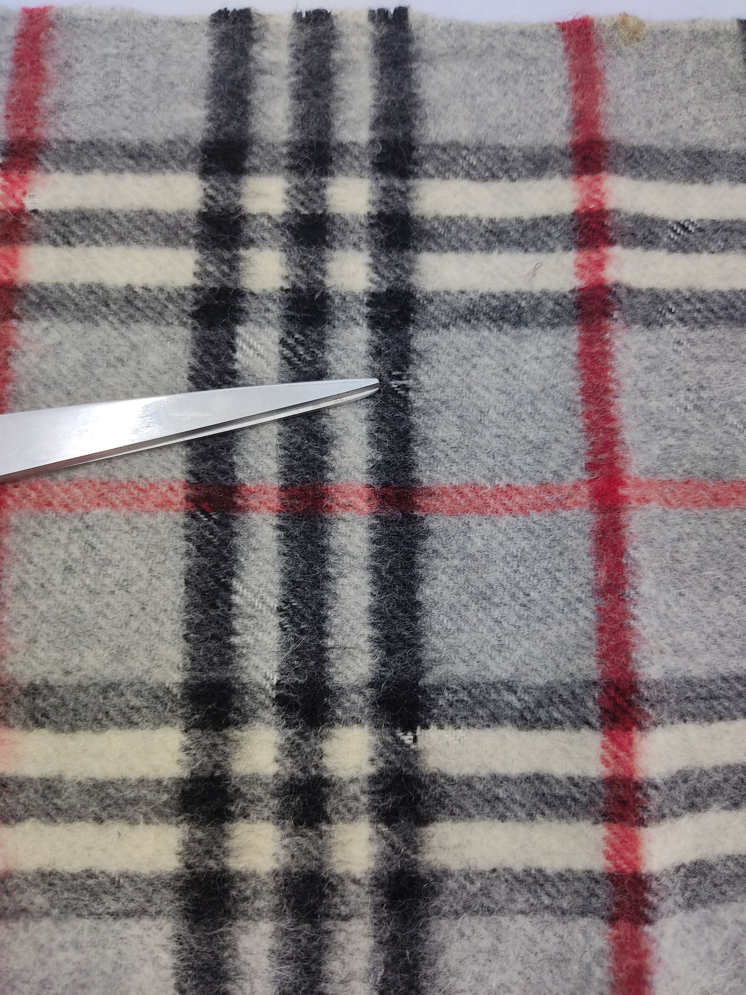 Burberry Burberry Scarf/Muffler/Cashmere Size ONE SIZE - 9 Thumbnail