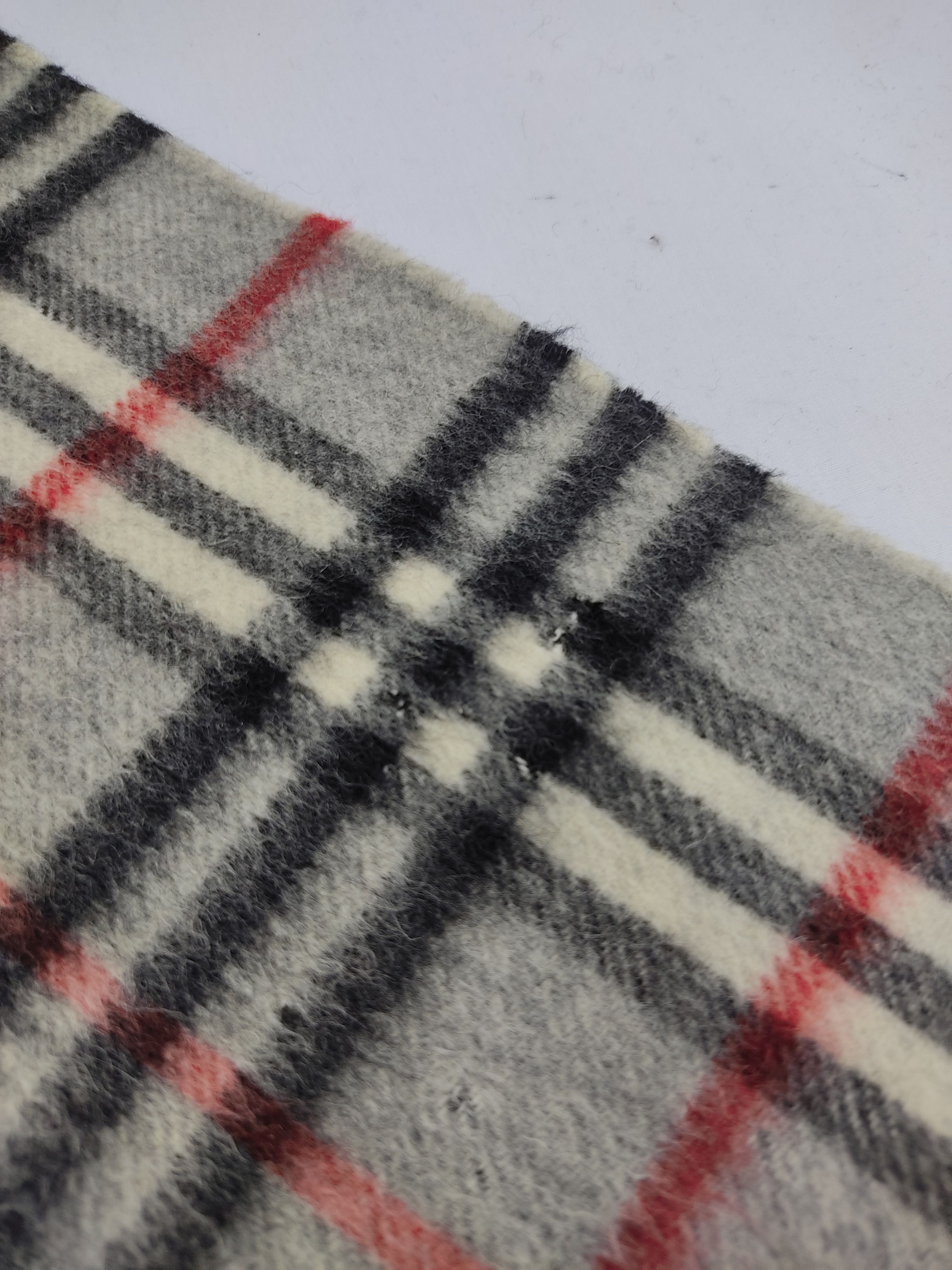 Burberry Burberry Scarf/Muffler/Cashmere Size ONE SIZE - 4 Thumbnail