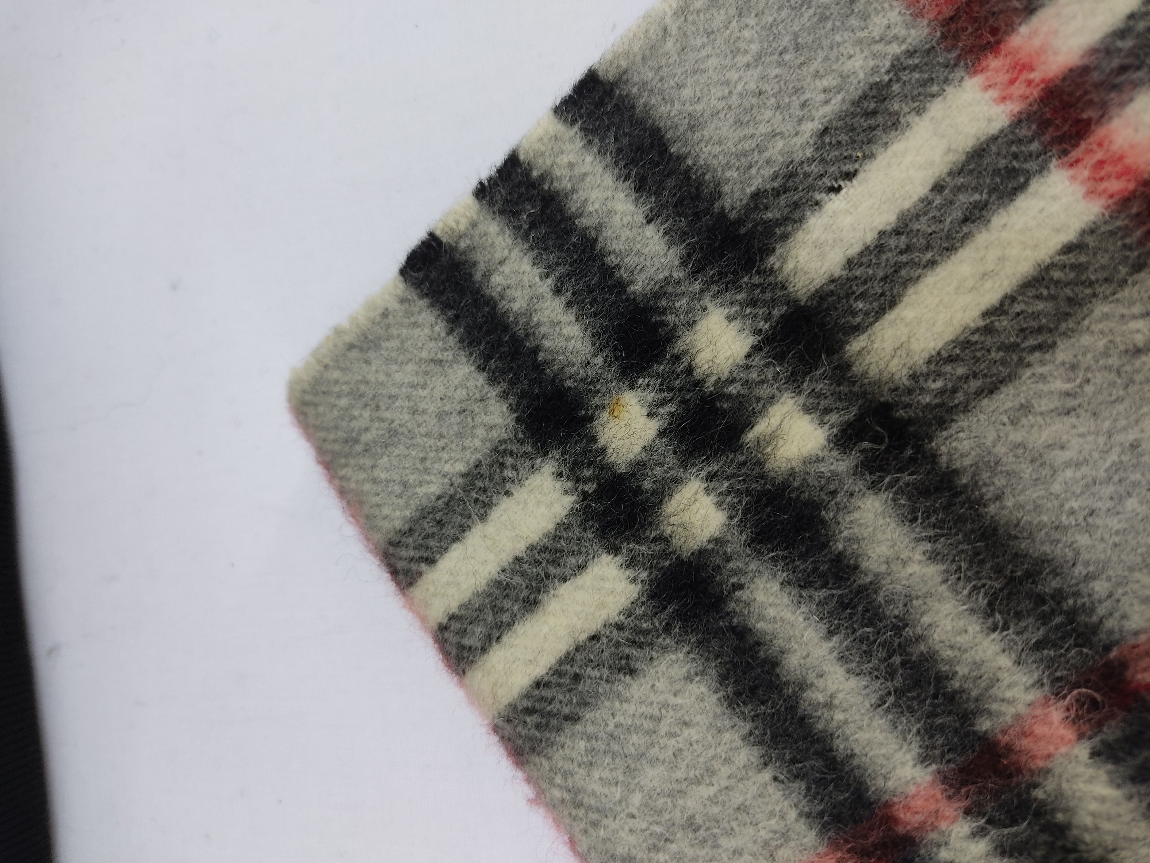 Burberry Burberry Scarf/Muffler/Cashmere Size ONE SIZE - 6 Thumbnail