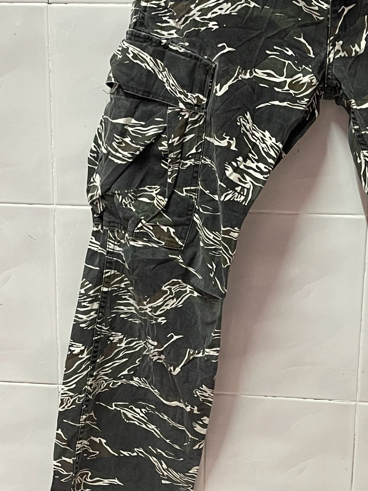 Stussy × Vintage Stussy Tiger Stripe Cargo Pants🔥🔥🔥🔥 Size US 32 / EU 48 - 4 Thumbnail