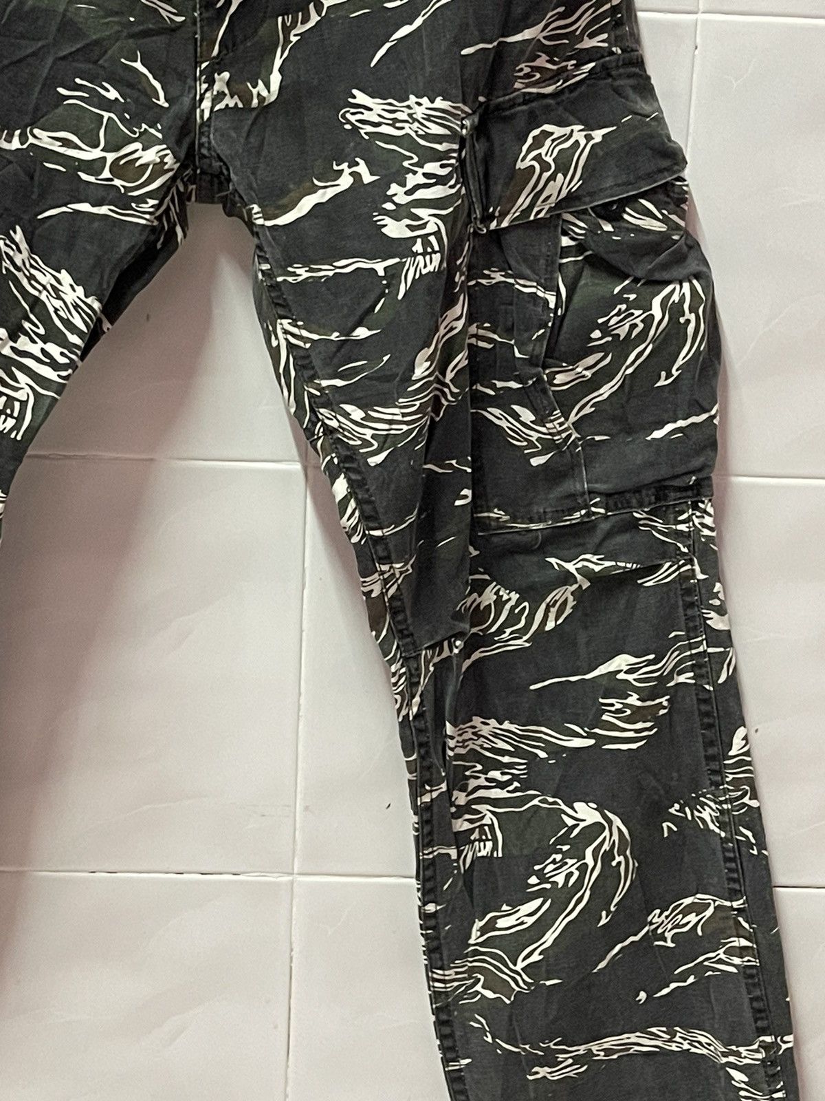 Stussy × Vintage Stussy Tiger Stripe Cargo Pants🔥🔥🔥🔥 Size US 32 / EU 48 - 5 Thumbnail