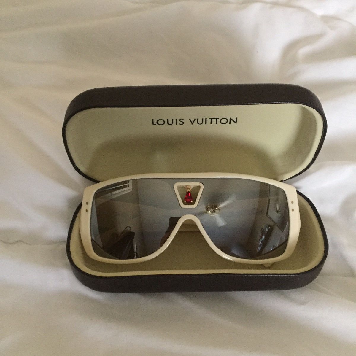 image of Louis Vuitton Bindi in White, Men's