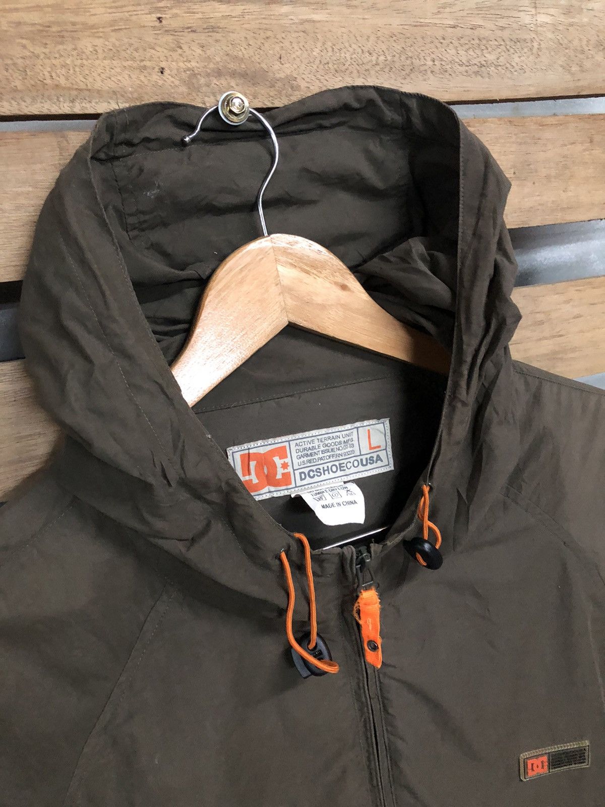 Japanese Brand Dcshoecousa active terrain international light jacket Size US L / EU 52-54 / 3 - 10 Thumbnail
