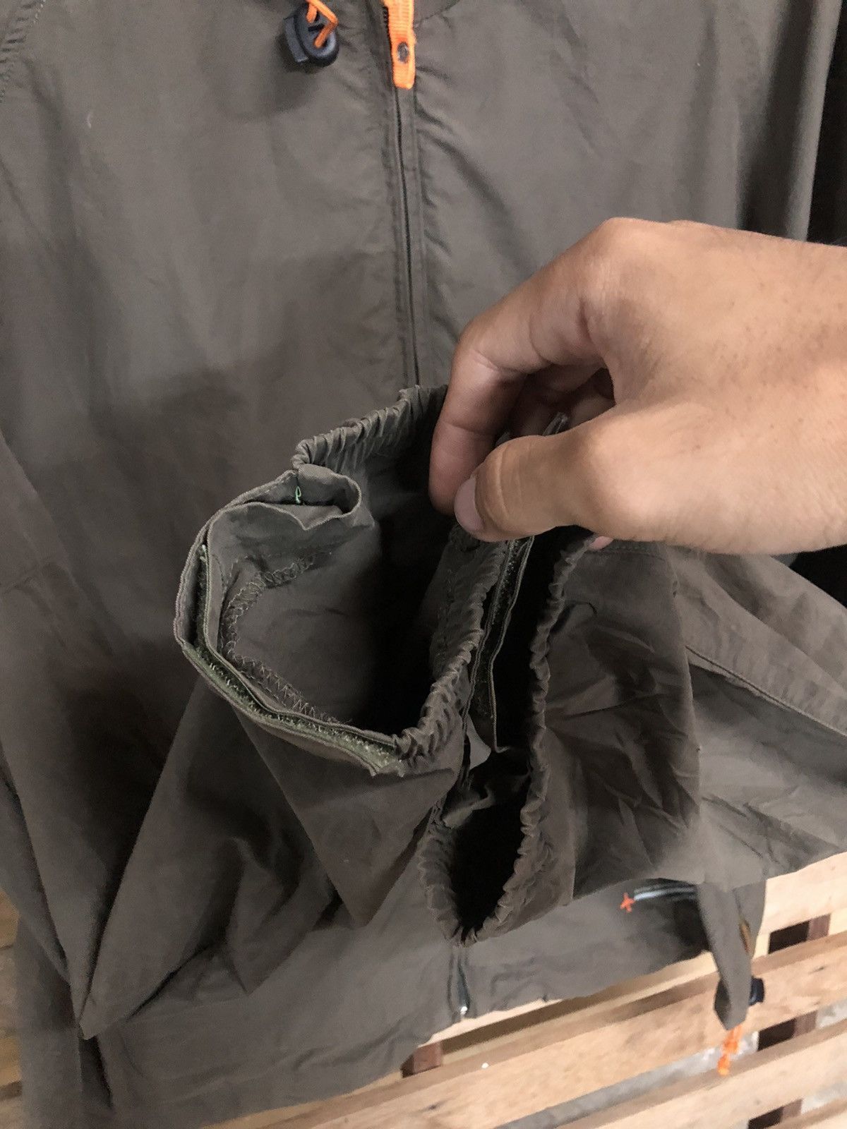 Japanese Brand Dcshoecousa active terrain international light jacket Size US L / EU 52-54 / 3 - 8 Thumbnail