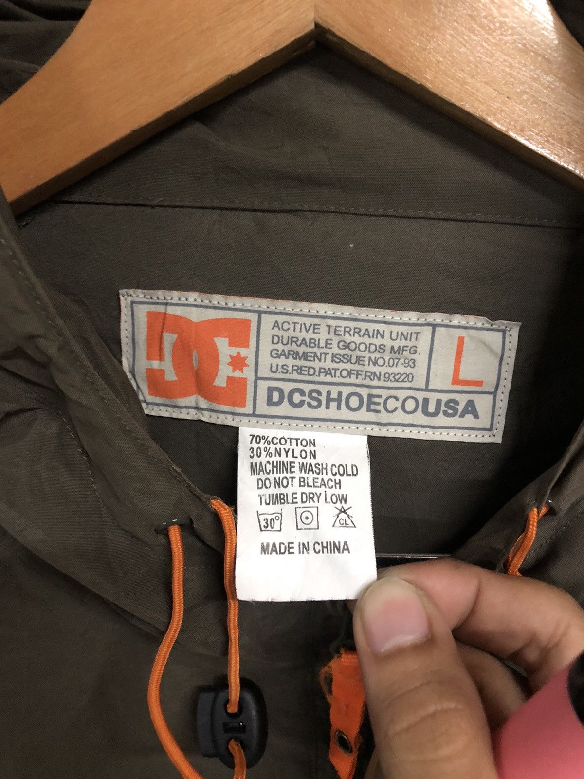Japanese Brand Dcshoecousa active terrain international light jacket Size US L / EU 52-54 / 3 - 11 Thumbnail