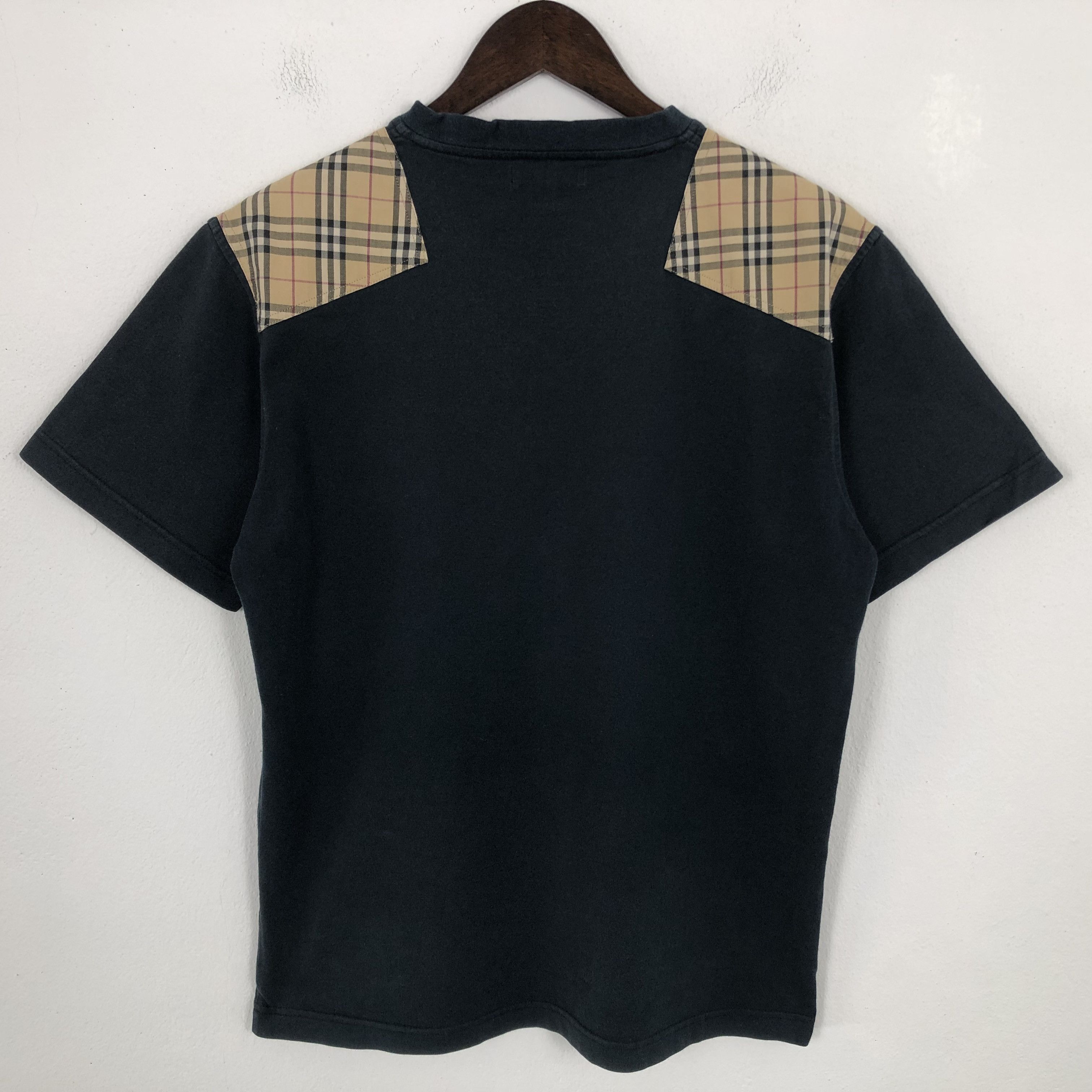 Burberry × Vintage Burberry London Nova Check Shoulder Design Tshirt Size US L / EU 52-54 / 3 - 3 Thumbnail