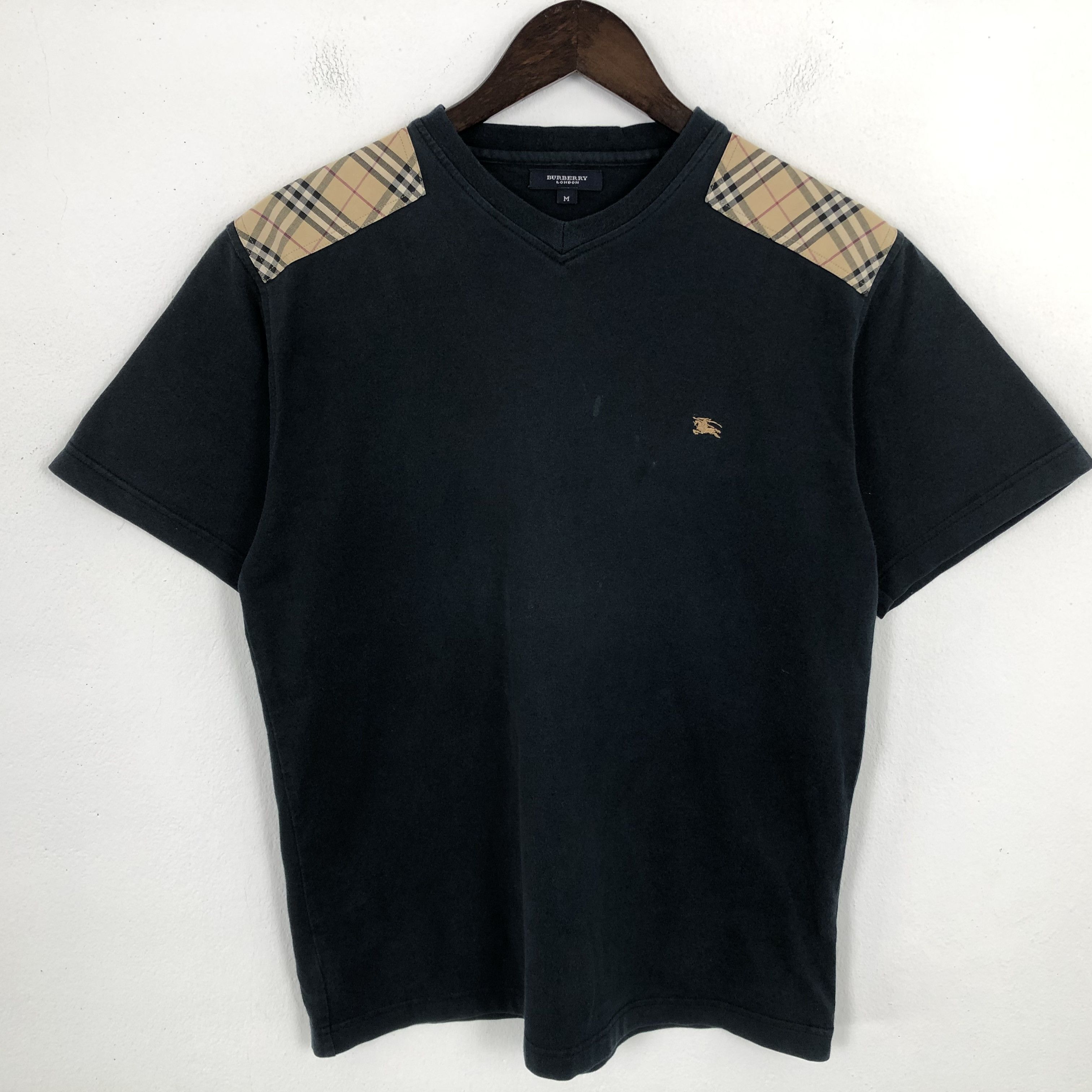 Burberry × Vintage Burberry London Nova Check Shoulder Design Tshirt Size US L / EU 52-54 / 3 - 1 Thumbnail