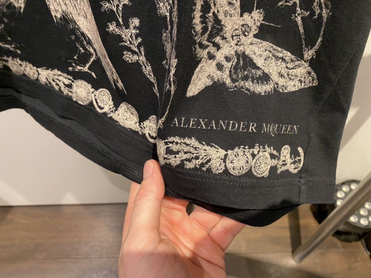 Alexander McQueen Alexander McQueen Tattoo Print T-Shirt Size US XL / EU 56 / 4 - 2 Thumbnail