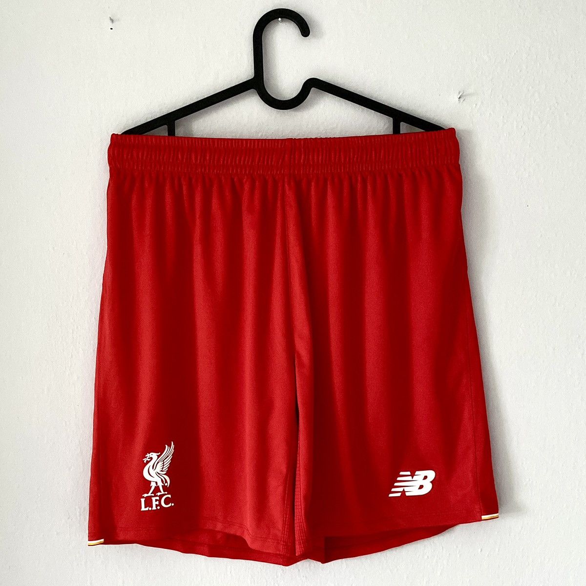 New Balance 2015 2016 Liverpool New Balance Home Soccer Shorts Jersey UK Size US 34 / EU 50 - 2 Thumbnail
