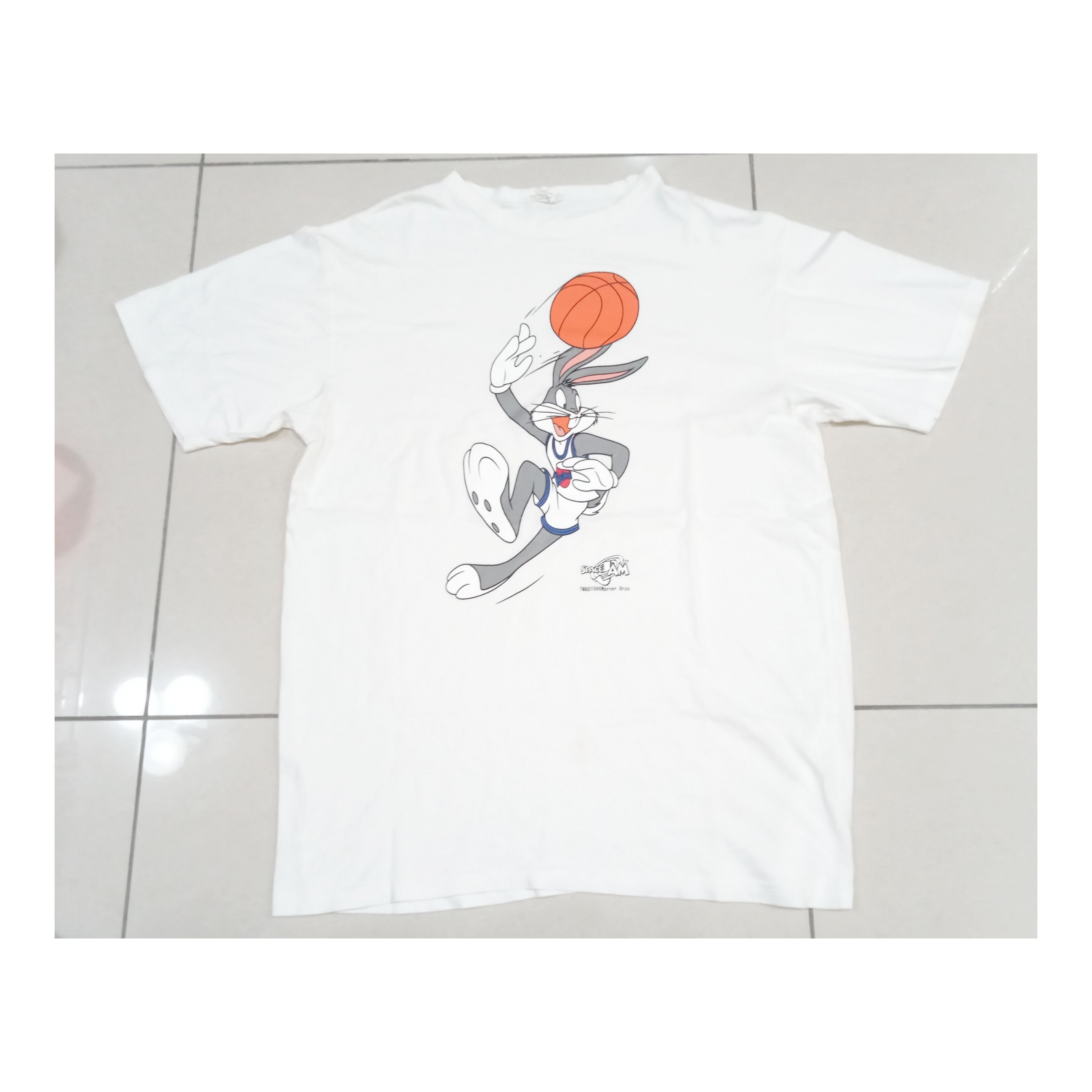 Vintage Vintage 90s Space Jam Bugs Bunny 1996 T-Shirt Size US L / EU 52-54 / 3 - 1 Thumbnail