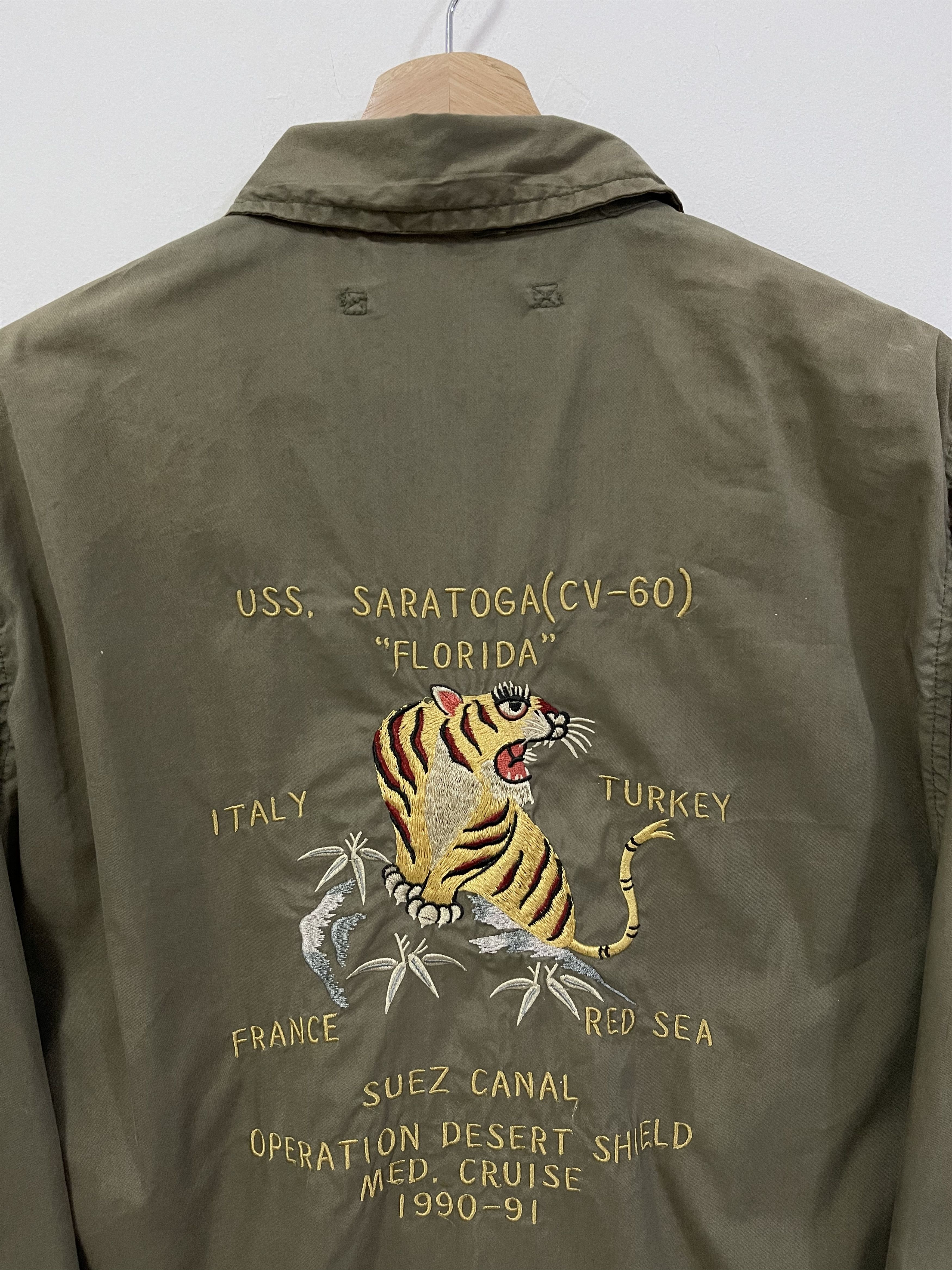 Avirex Vintage Avirex Tiger Embroidery Military Sounevir Jacket Size US S / EU 44-46 / 1 - 2 Thumbnail