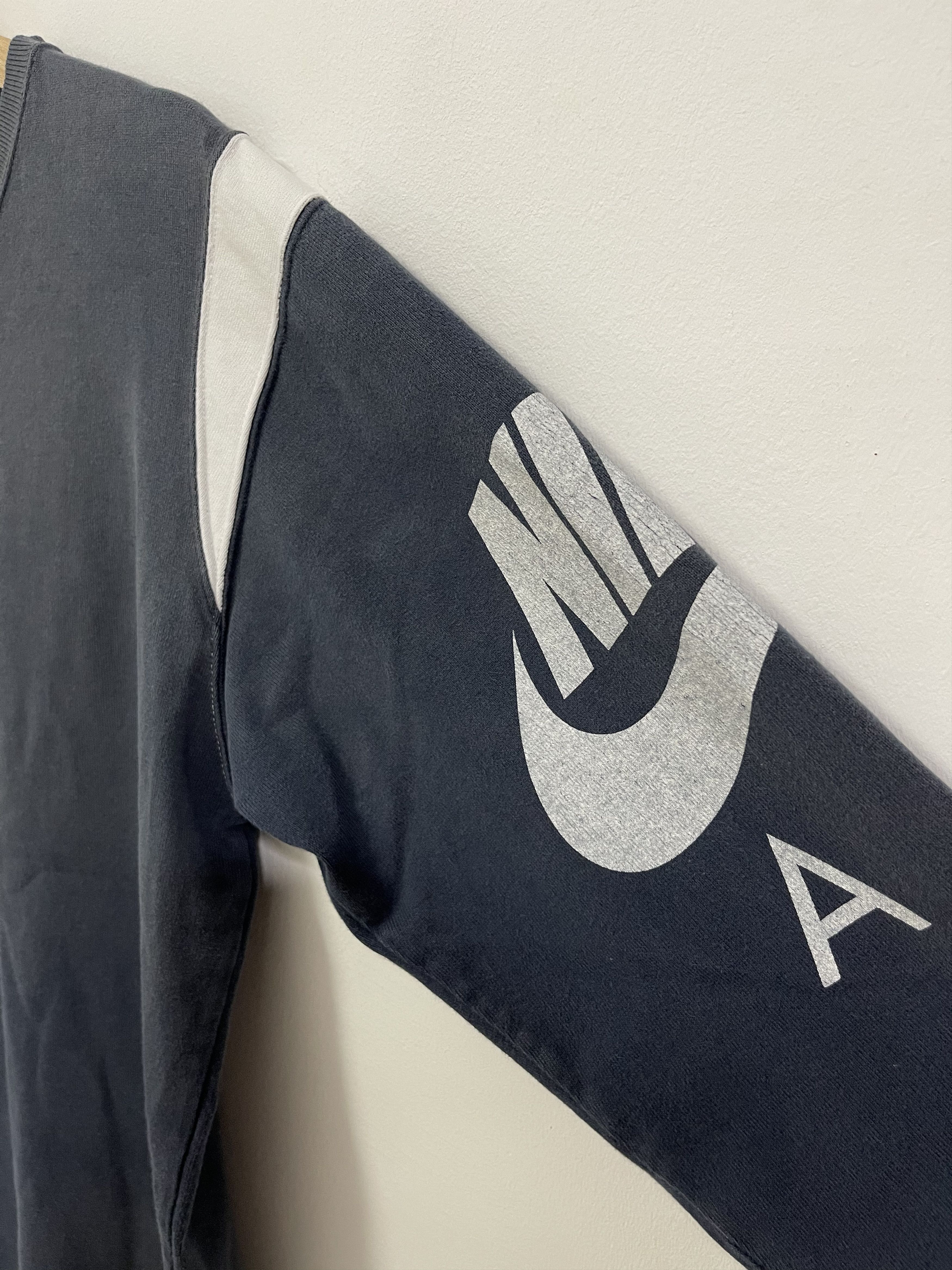 Nike × Vintage Vintage Nike Air Logo Y2k Sweatshirt Size M / US 6-8 / IT 42-44 - 6 Thumbnail