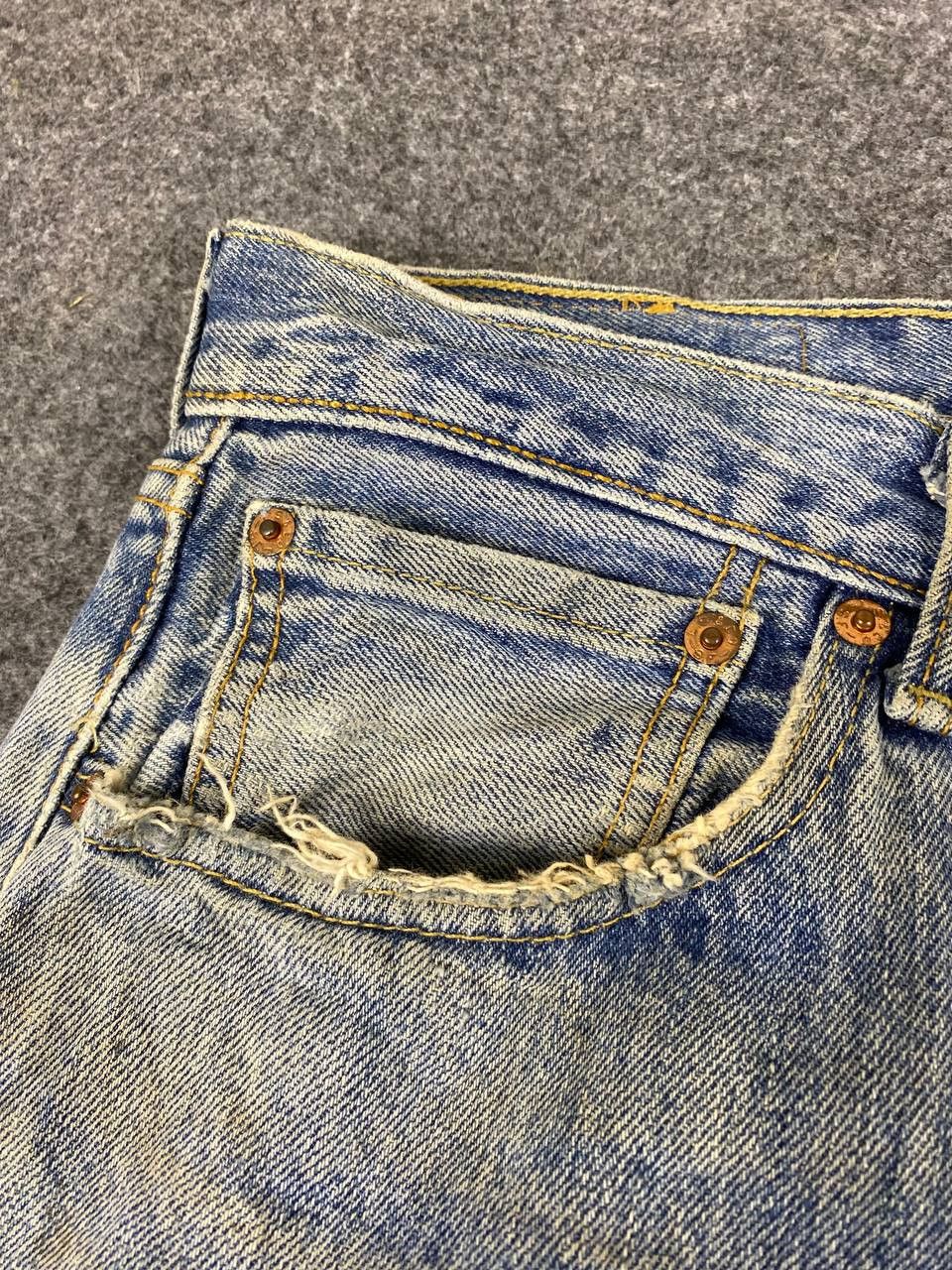 Levi's levis 501 distressed damaged denim with oil stain Size US 36 / EU 52 - 15 Thumbnail