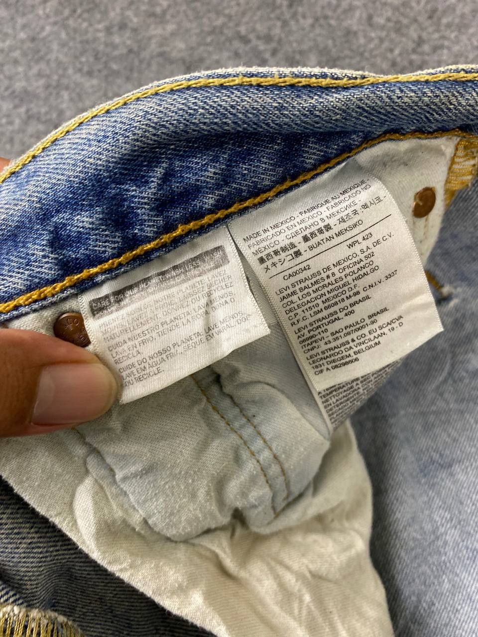 Levi's levis 501 distressed damaged denim with oil stain Size US 36 / EU 52 - 17 Thumbnail