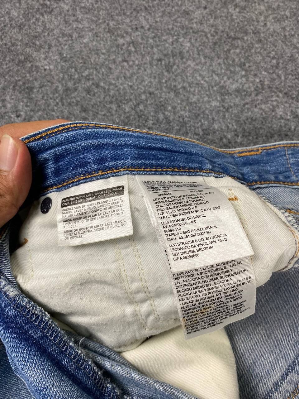 Levi's levis 504 uneven faded distressed denim Size US 32 / EU 48 - 11 Thumbnail