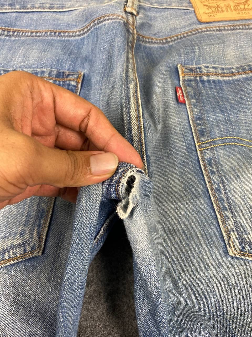 Levi's levis 504 uneven faded distressed denim Size US 32 / EU 48 - 7 Thumbnail