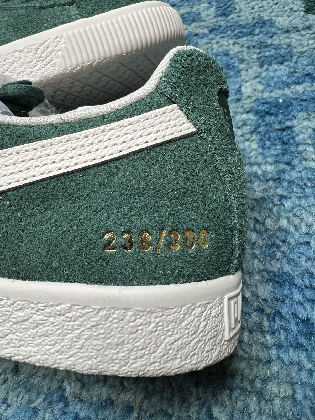 END. × Puma END. X Puma Clyde OG 300 Pairs Size US 11 / EU 44 - 2 Thumbnail