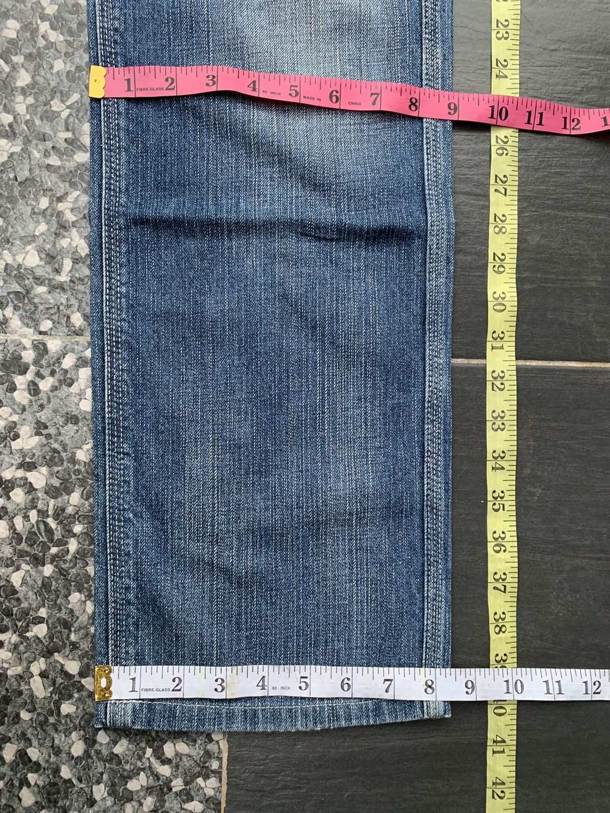 Uniqlo Uniqlo Faded Wash Denim Size US 35 - 11 Thumbnail
