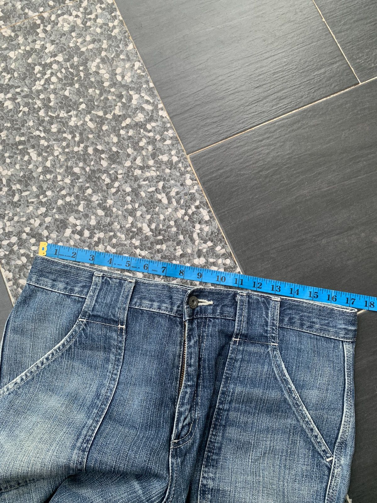 Uniqlo Uniqlo Faded Wash Denim Size US 35 - 9 Thumbnail