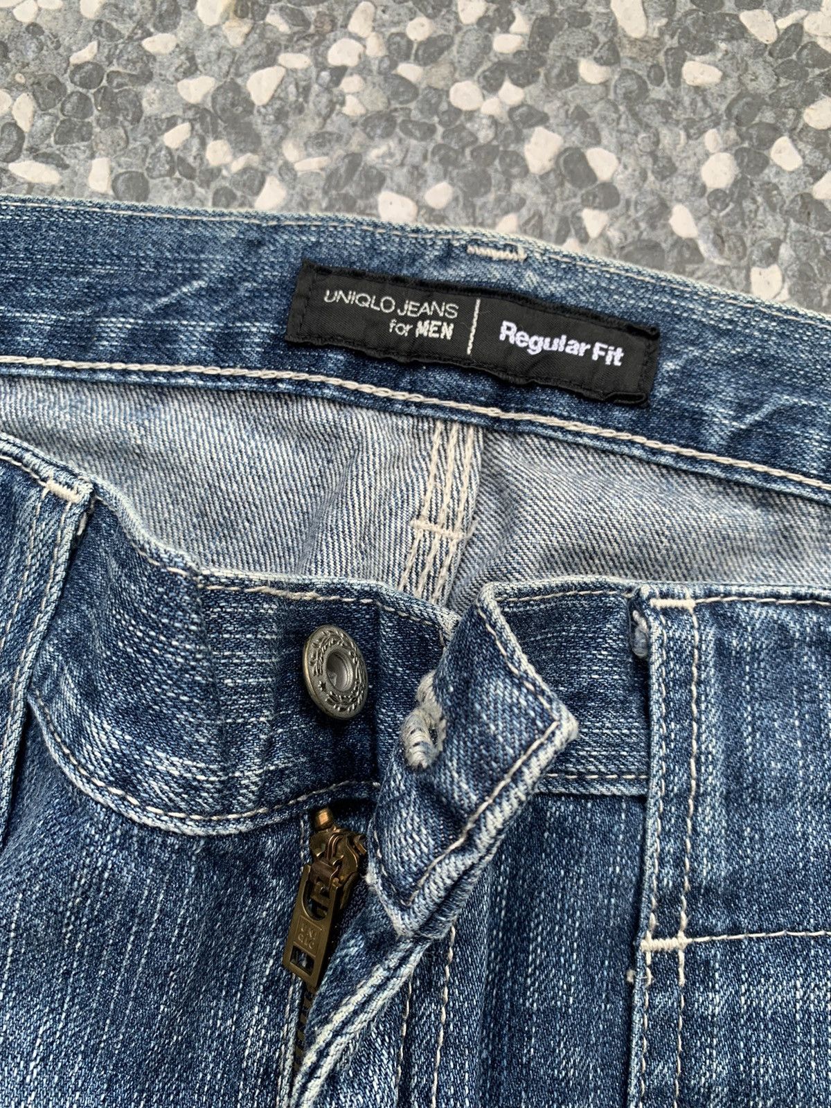 Uniqlo Uniqlo Faded Wash Denim Size US 35 - 3 Thumbnail