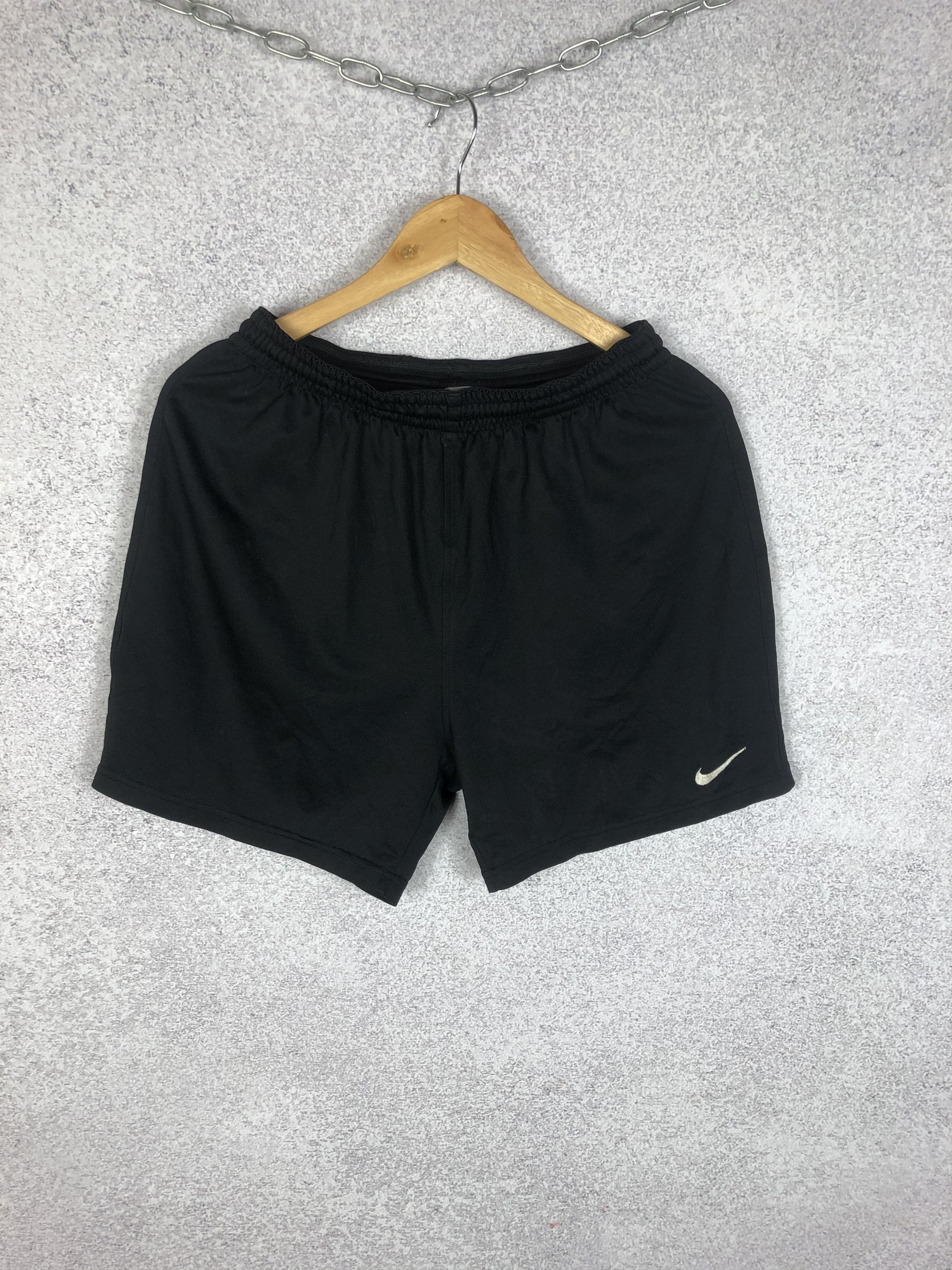 Vintage Vintage Nike Black Shorts Small Swoosh Size US 32 / EU 48 - 1 Thumbnail