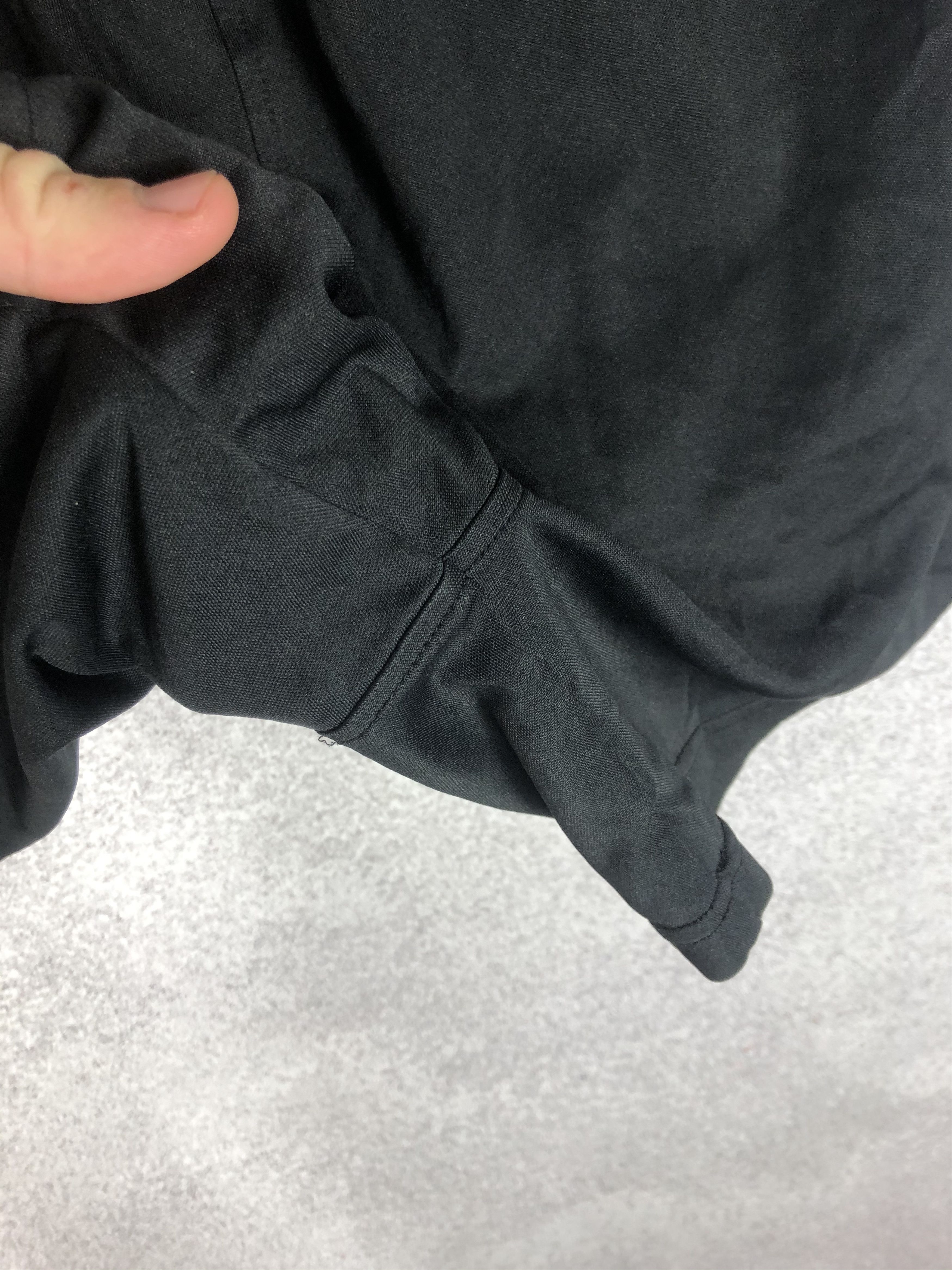 Vintage Vintage Nike Black Shorts Small Swoosh Size US 32 / EU 48 - 3 Thumbnail