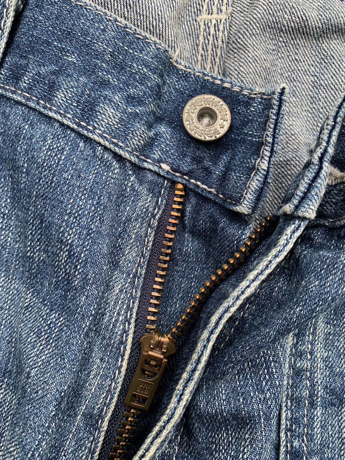 Uniqlo Uniqlo Faded Wash Denim Size US 36 / EU 52 - 3 Thumbnail