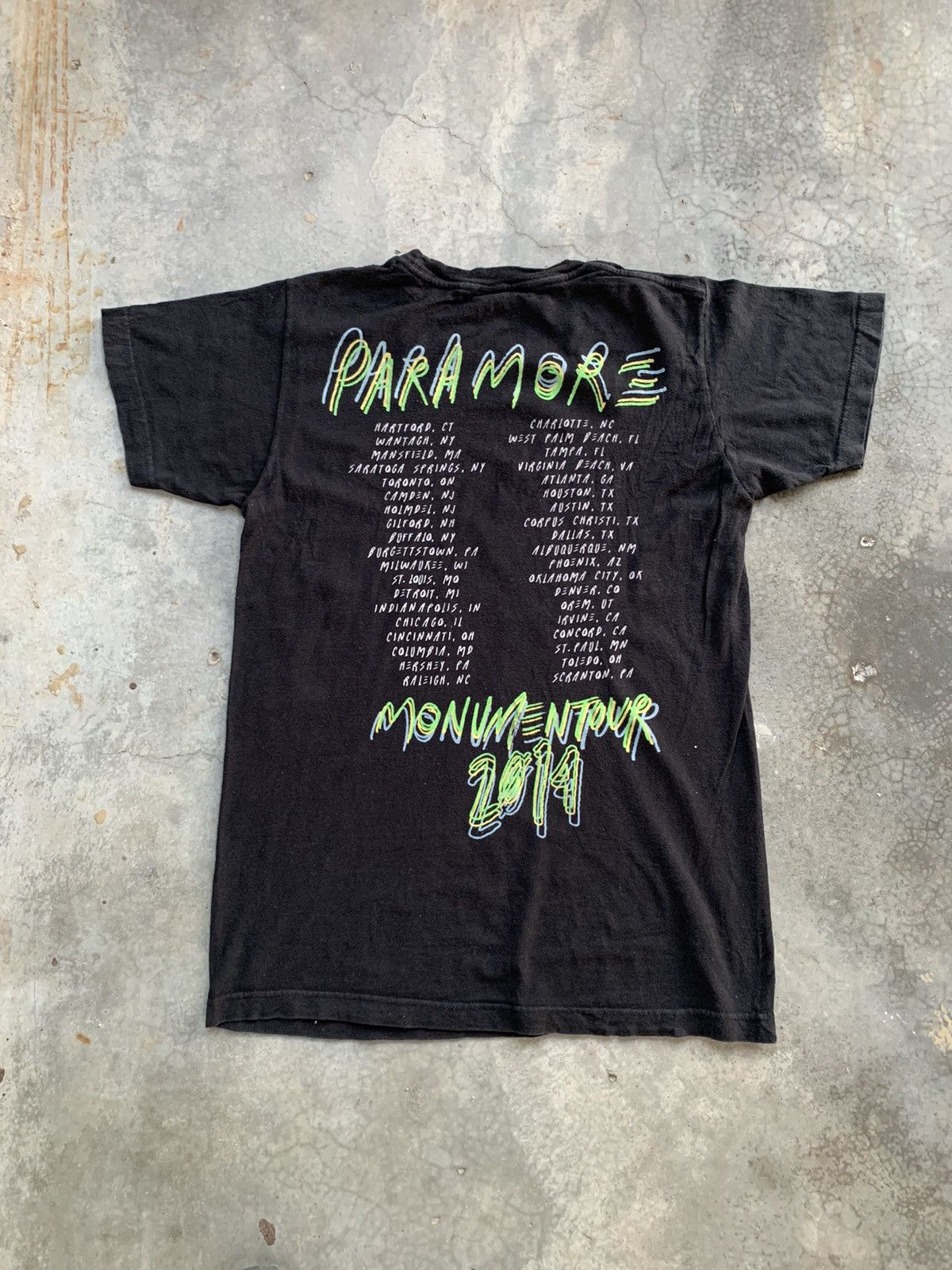 Band Tees 🔥Rare🔥 Paramore Overprint Tour tee band Size US S / EU 44-46 / 1 - 3 Thumbnail