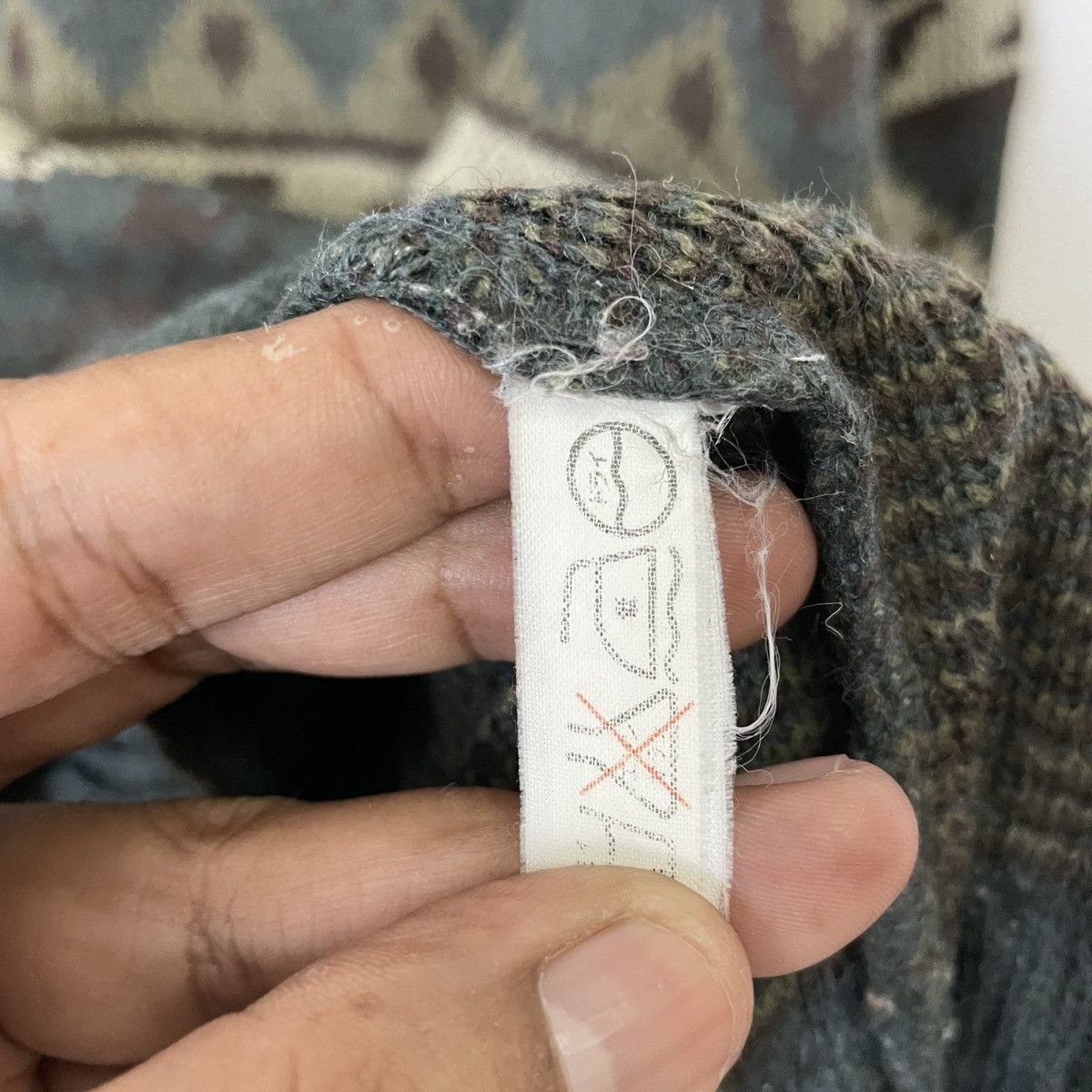Aran Isles Knitwear Vintage Three Cross Art Motive Jumper Knitwear Size US M / EU 48-50 / 2 - 6 Thumbnail