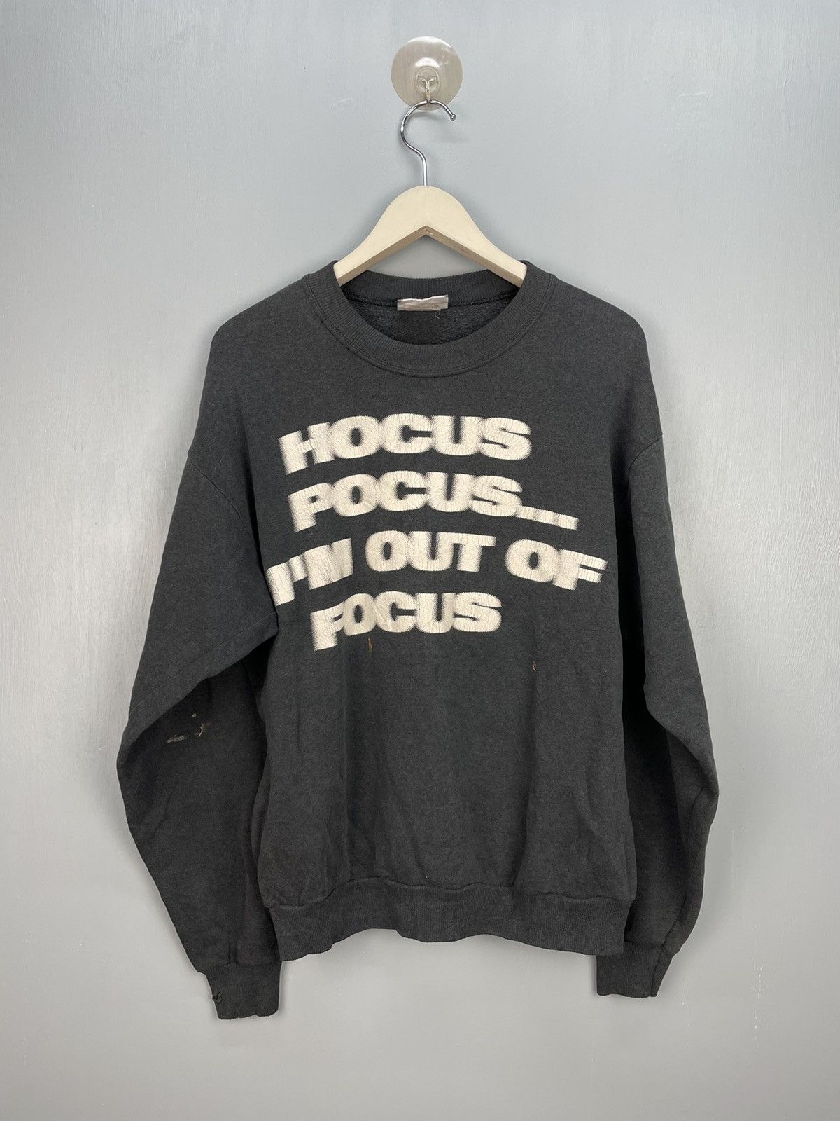 Vintage Vintage 90s Hocus Pocus…I’m Out Of Focus sweatshirt Size US M / EU 48-50 / 2 - 1 Thumbnail