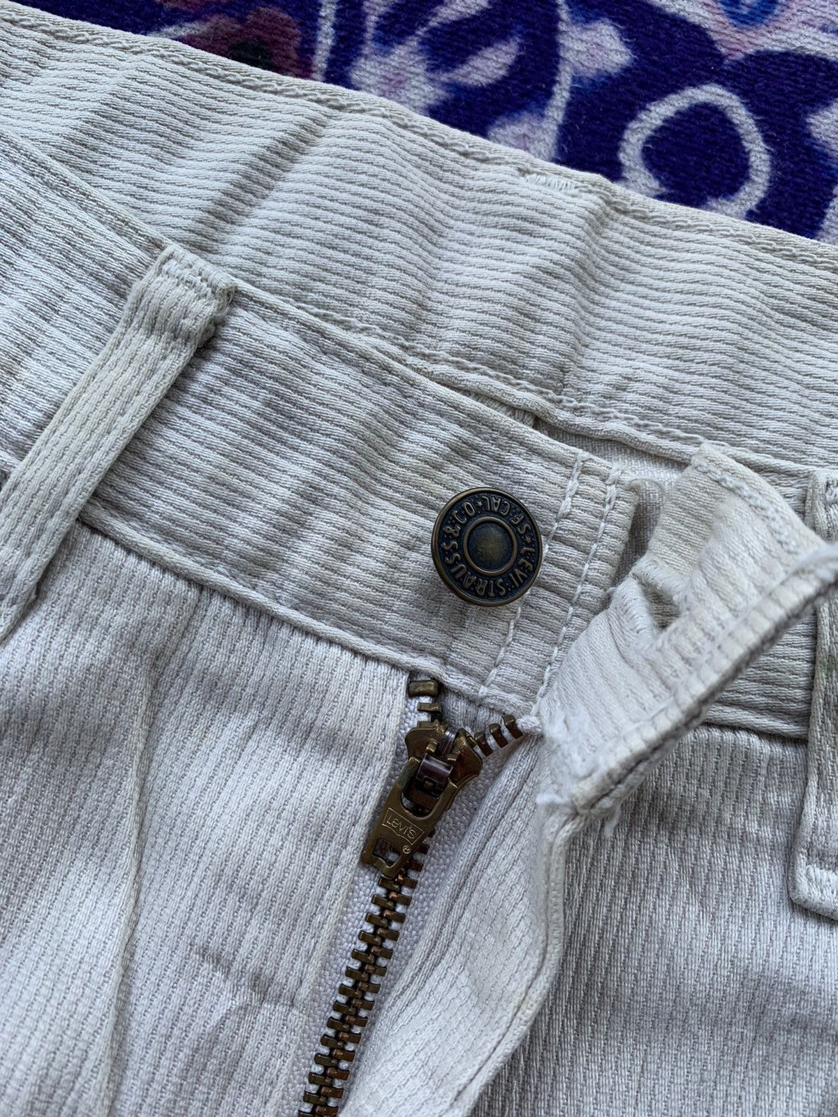 Levi's Vintage Levis Big E 513 - 1121 Corduroy Pants Size US 31 - 4 Thumbnail