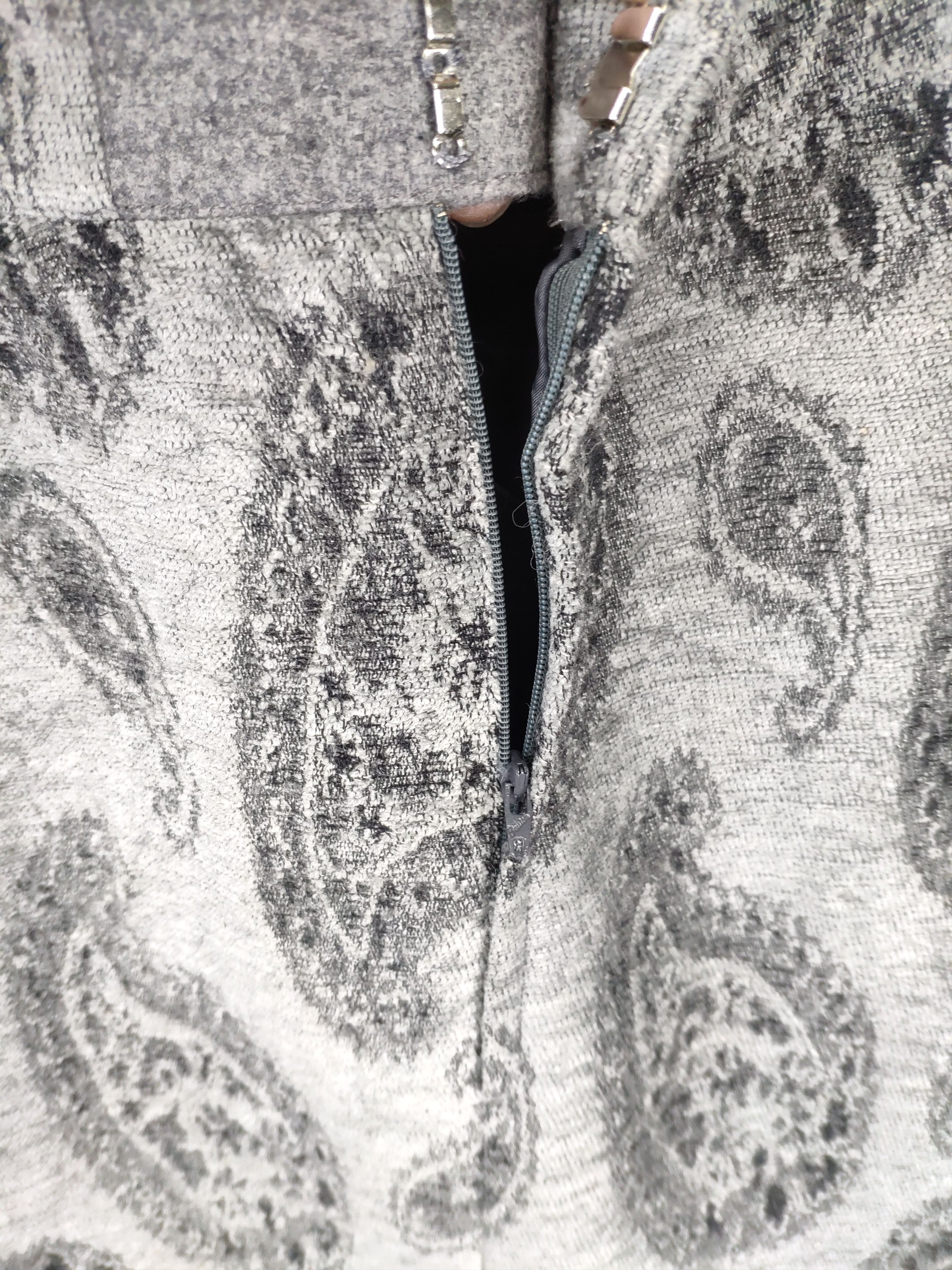 Designer × Ungaro Paris Ungaro Paris Wool Mini Skirt Paisley Style Size 28" / US 6 / IT 42 - 9 Thumbnail
