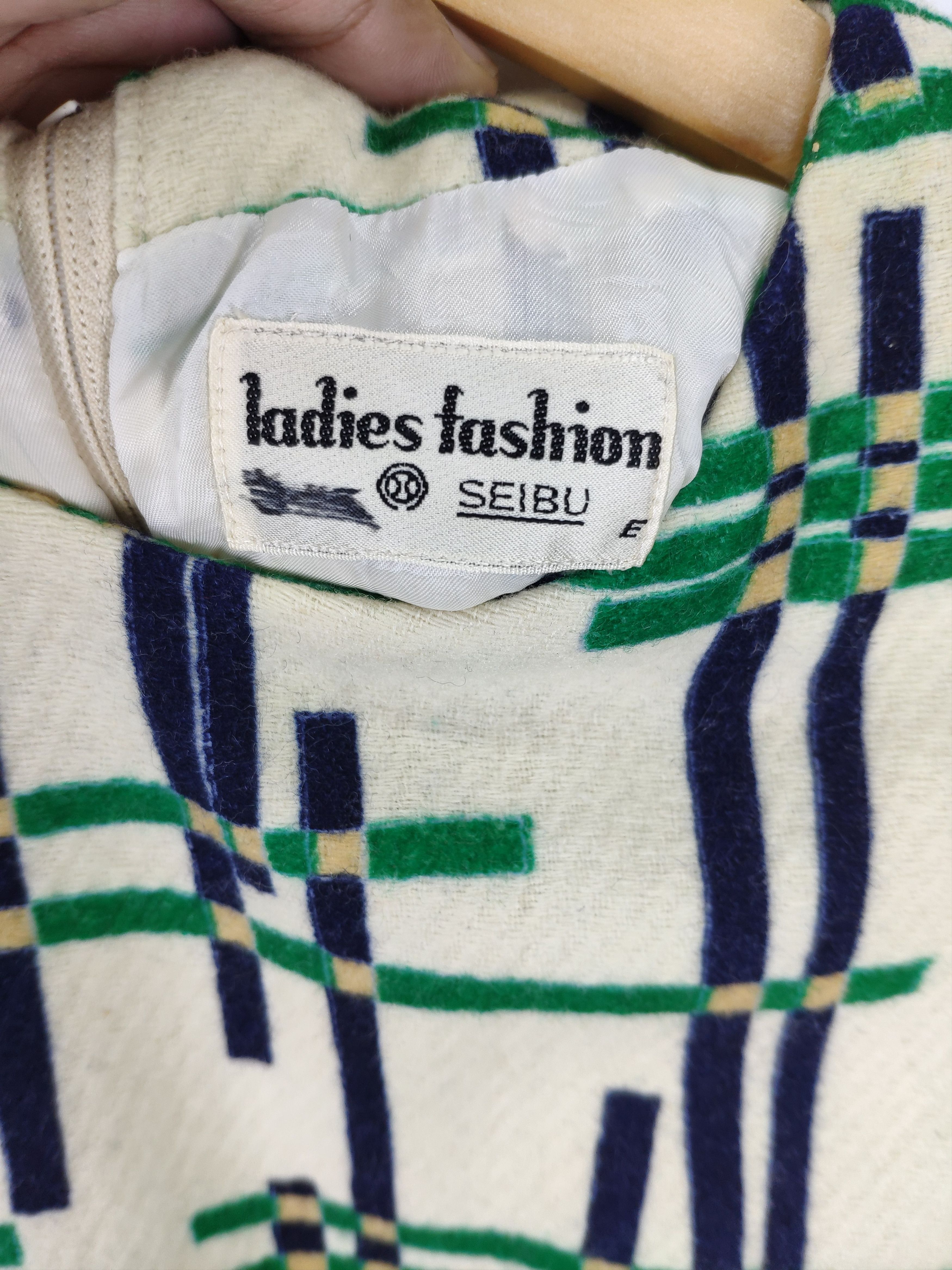 Designer × Japanese Brand Vintage Wool Mini Dress Pattern by Ladies Fashion Size S / US 4 / IT 40 - 14 Thumbnail
