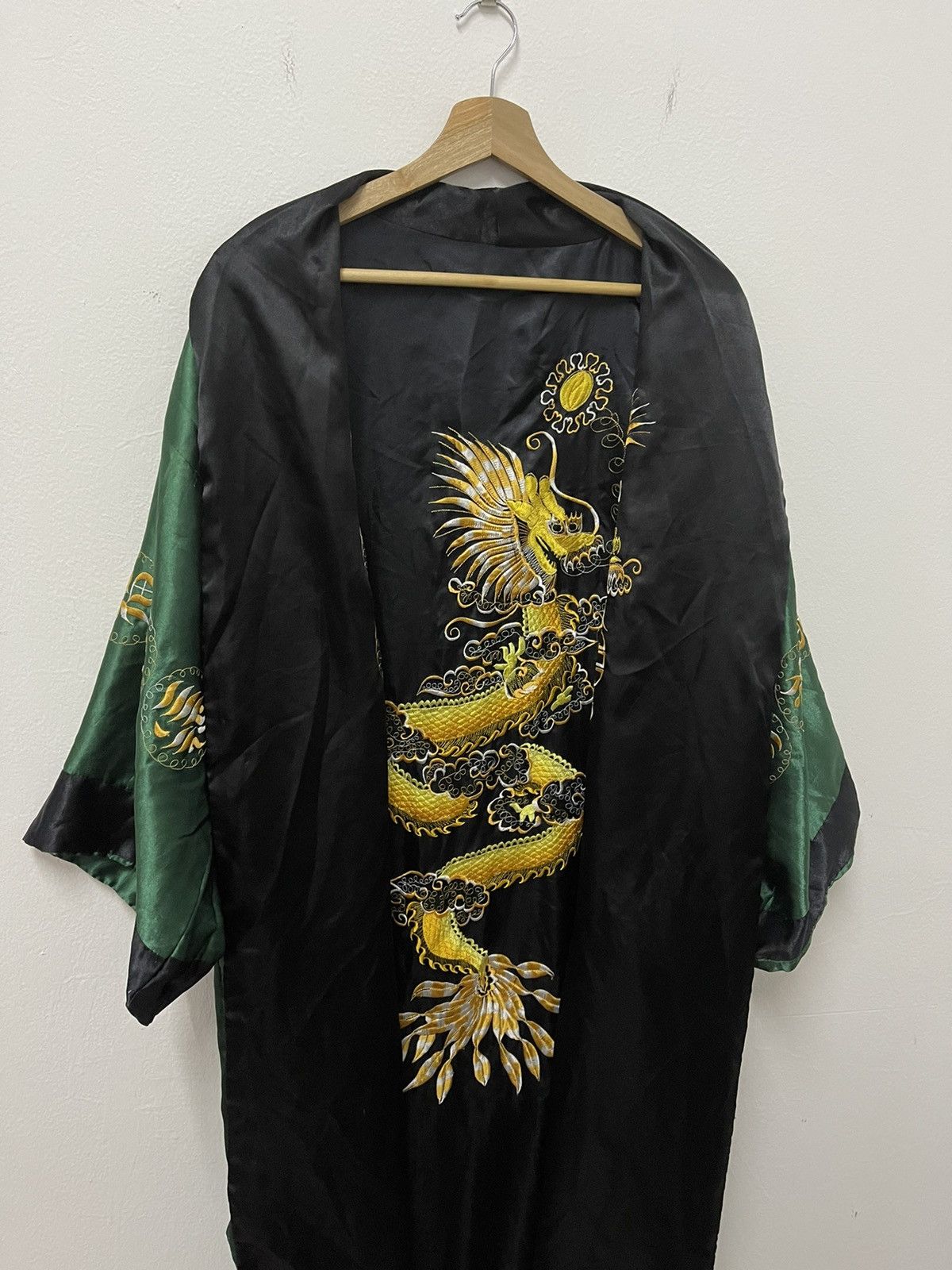 Japanese Brand × Vintage Vintage Japanese Kimono Embroidered Dragon Traditional wear Size US XXL / EU 58 / 5 - 13 Thumbnail