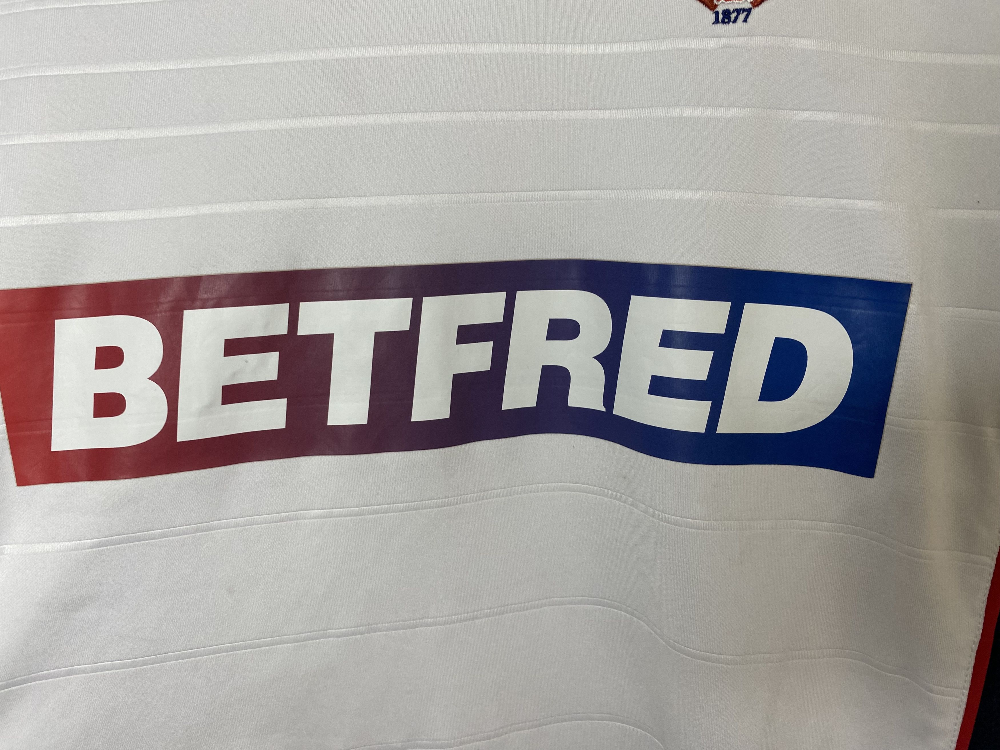 Macron BOLTON WANDERERS 2017 2018 HOME FOOTBALL SHIRT SOCCER JERSEY Size US S / EU 44-46 / 1 - 4 Thumbnail
