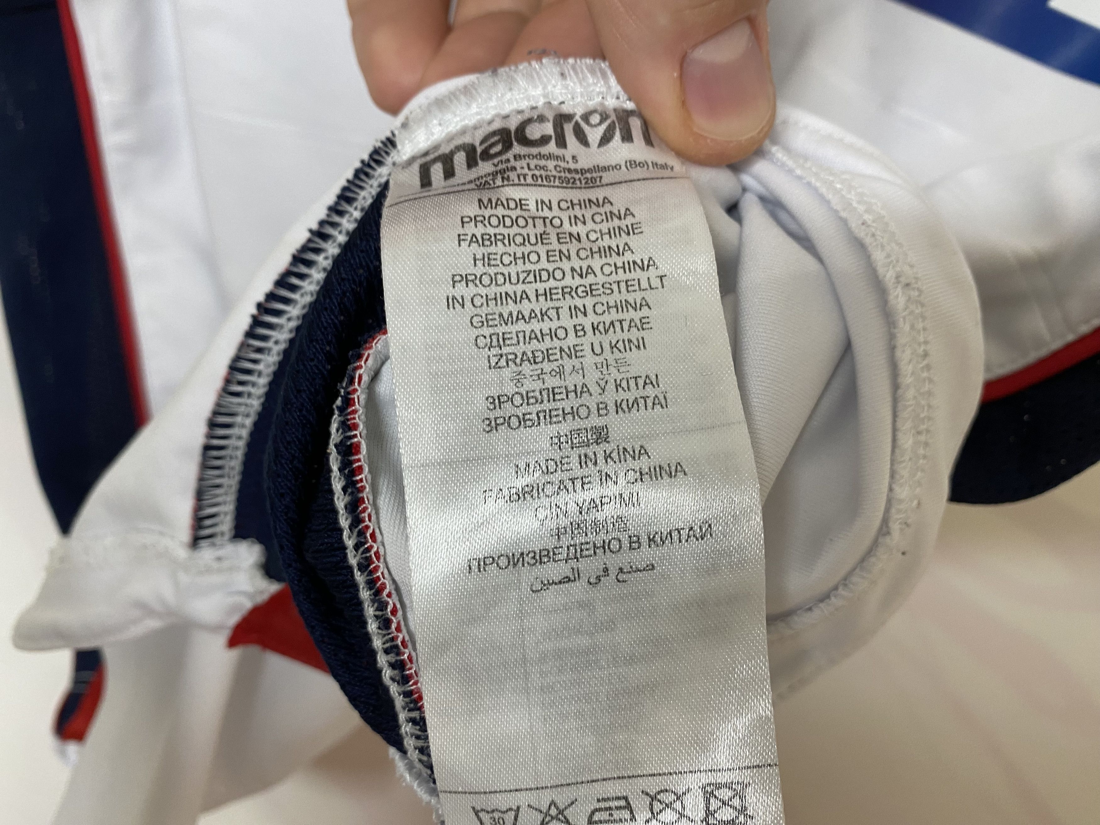 Macron BOLTON WANDERERS 2017 2018 HOME FOOTBALL SHIRT SOCCER JERSEY Size US S / EU 44-46 / 1 - 9 Thumbnail