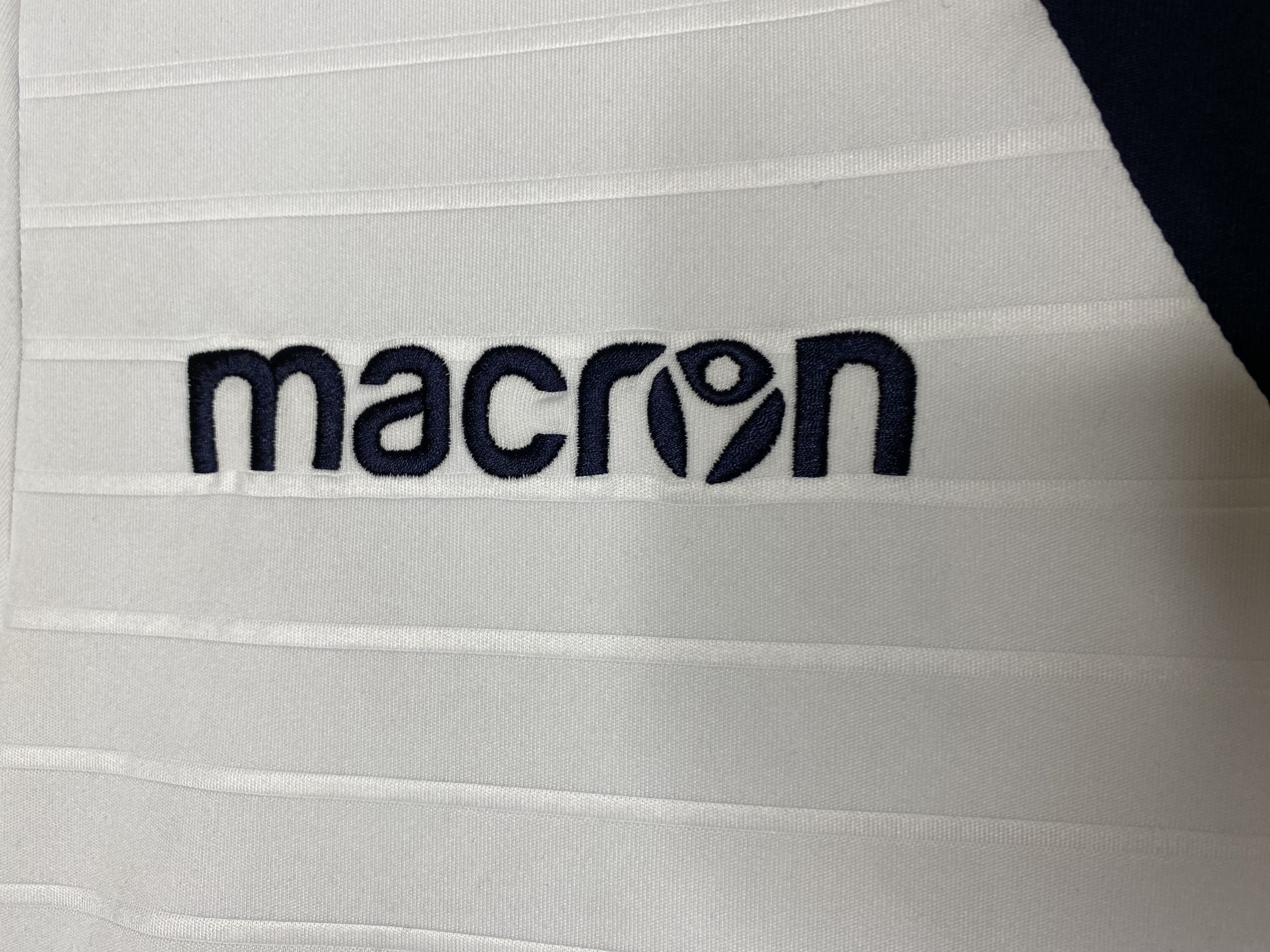 Macron BOLTON WANDERERS 2017 2018 HOME FOOTBALL SHIRT SOCCER JERSEY Size US S / EU 44-46 / 1 - 6 Thumbnail