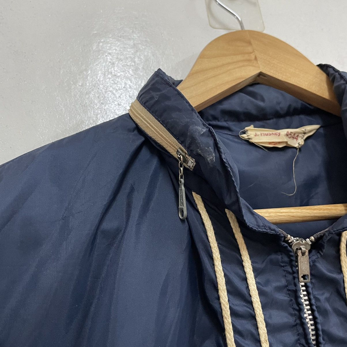 Champion × Vintage 💥60s Champion Running Man University Notre Dame Windbreaker Size US M / EU 48-50 / 2 - 12 Thumbnail
