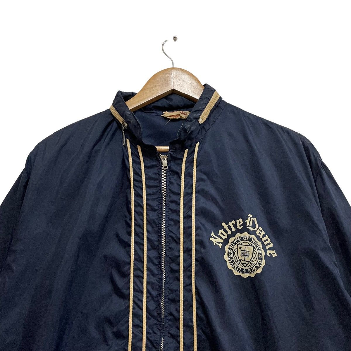 Champion × Vintage 💥60s Champion Running Man University Notre Dame Windbreaker Size US M / EU 48-50 / 2 - 4 Thumbnail