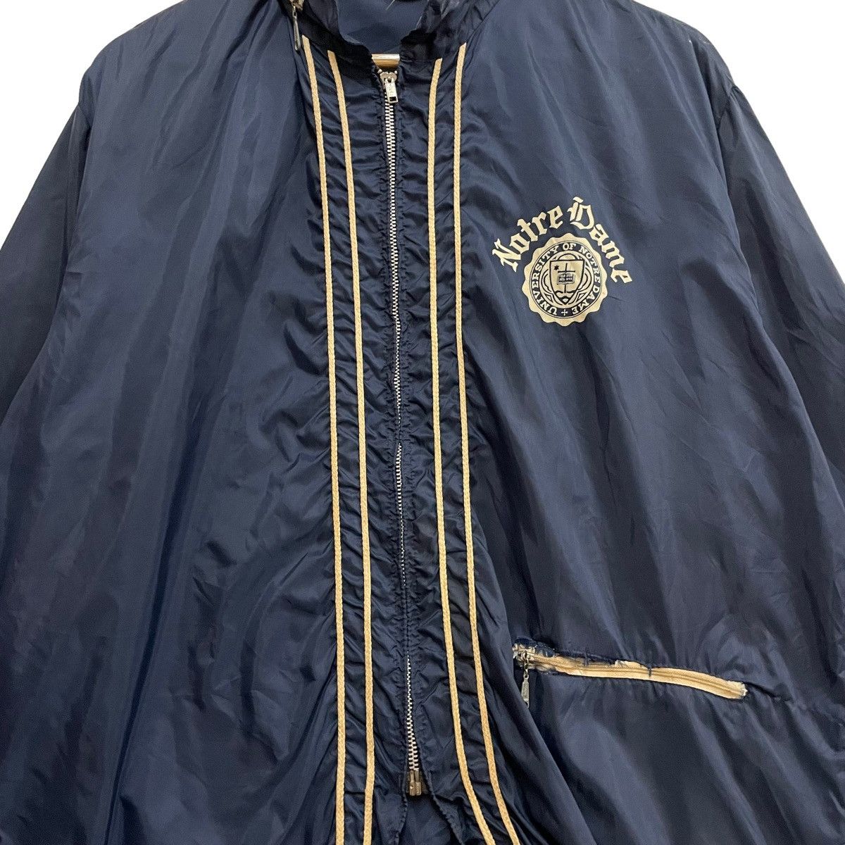 Champion × Vintage 💥60s Champion Running Man University Notre Dame Windbreaker Size US M / EU 48-50 / 2 - 6 Thumbnail