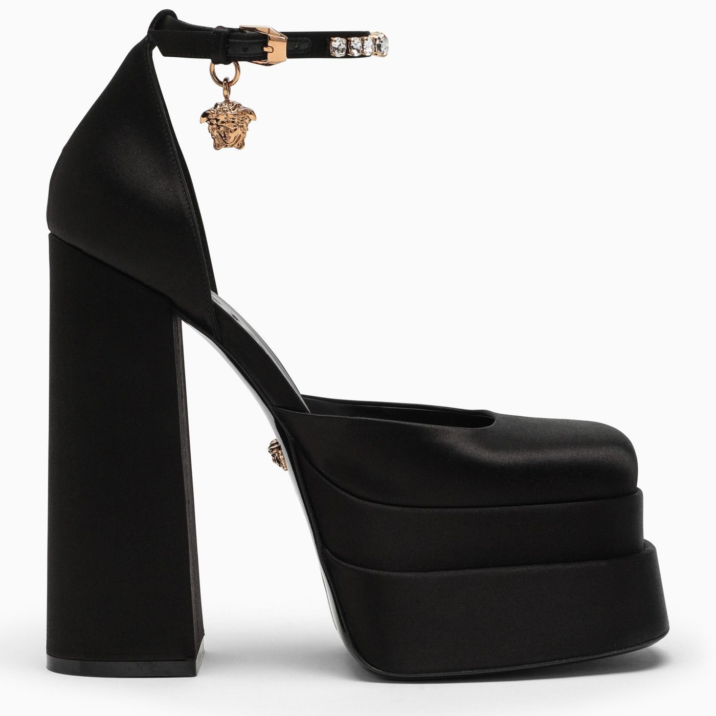 o1d2blof0623 Pumps in Black