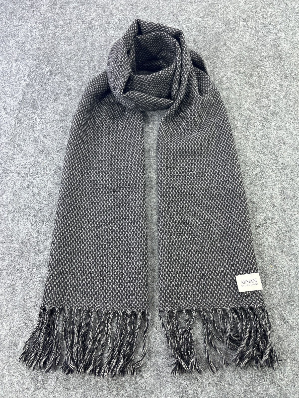 Armani Collezioni Scarf/Muffler/Neckwear - T282