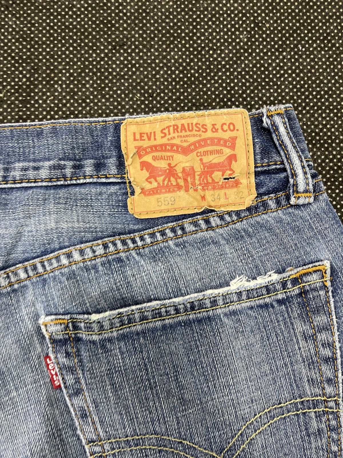 Levi's Vintage Levis 559 Distressed Jeans - J538 Size US 35 - 11 Thumbnail