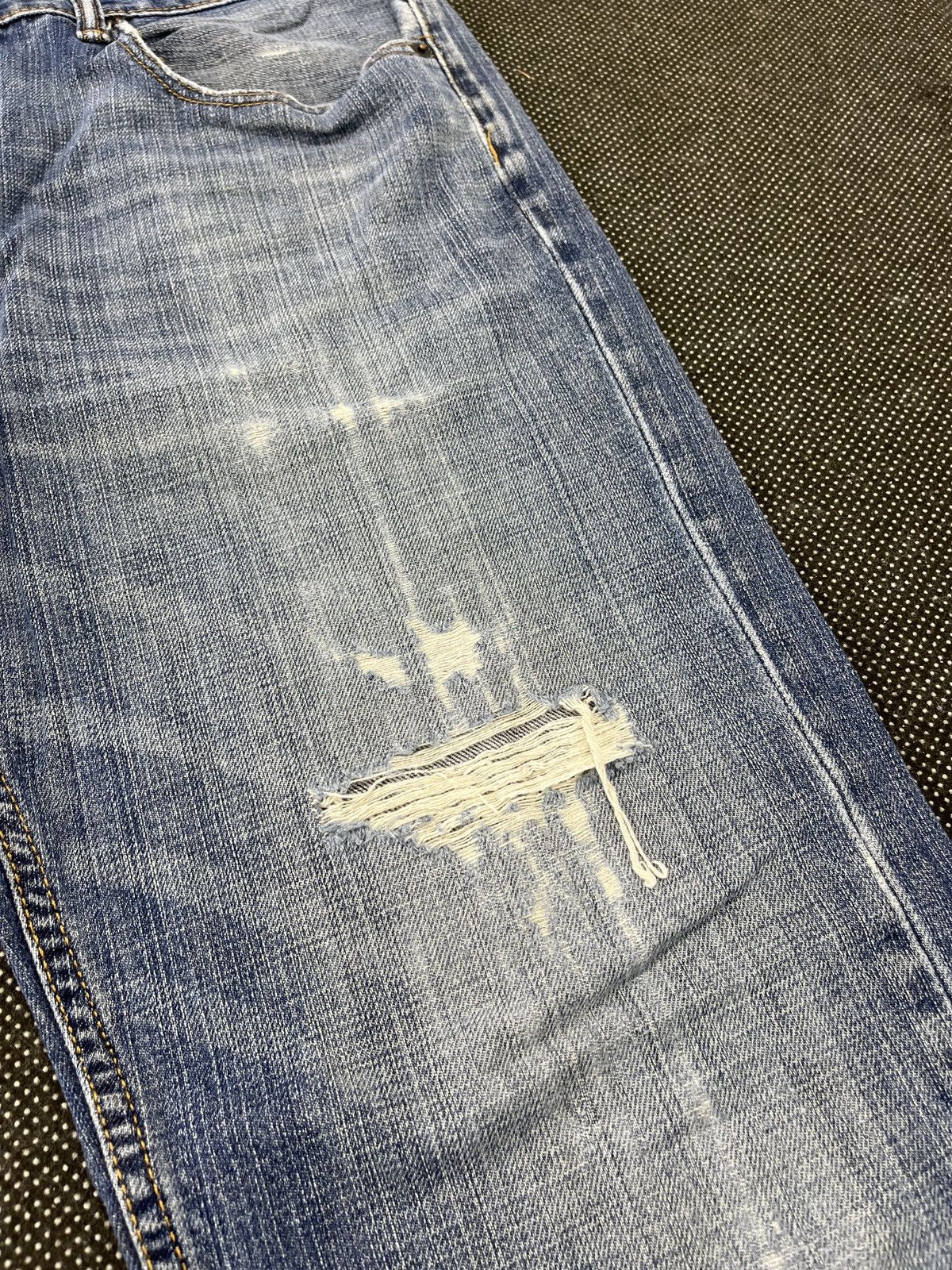 Levi's Vintage Levis 559 Distressed Jeans - J538 Size US 35 - 5 Thumbnail