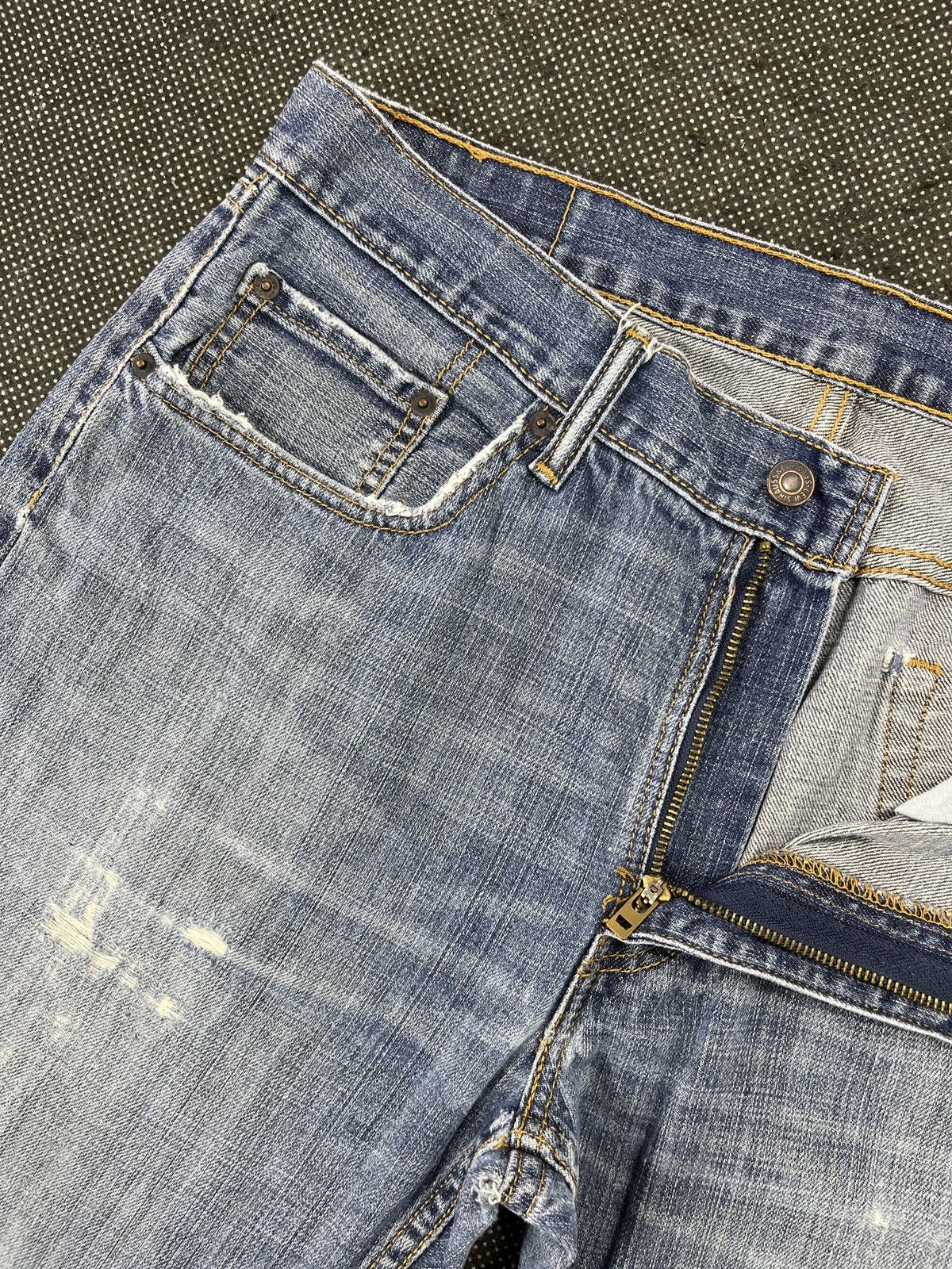 Levi's Vintage Levis 559 Distressed Jeans - J538 Size US 35 - 8 Thumbnail