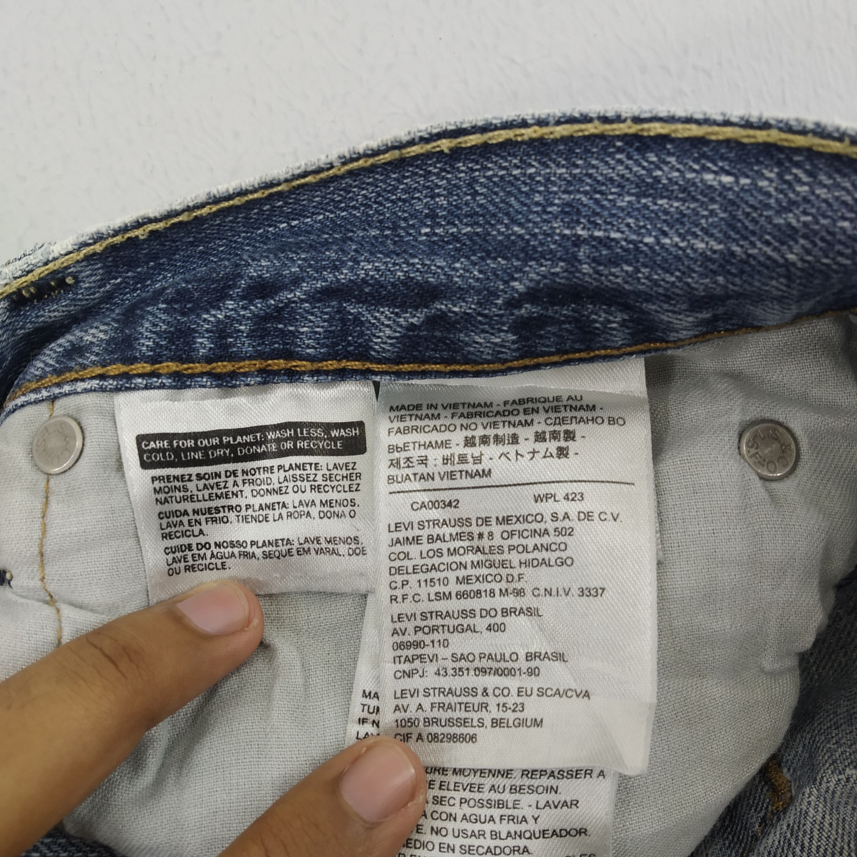 Levi's W34 Distressed Levi’s 569 Stone Wash Faded Blue Denim Jeans Size US 34 / EU 50 - 13 Thumbnail