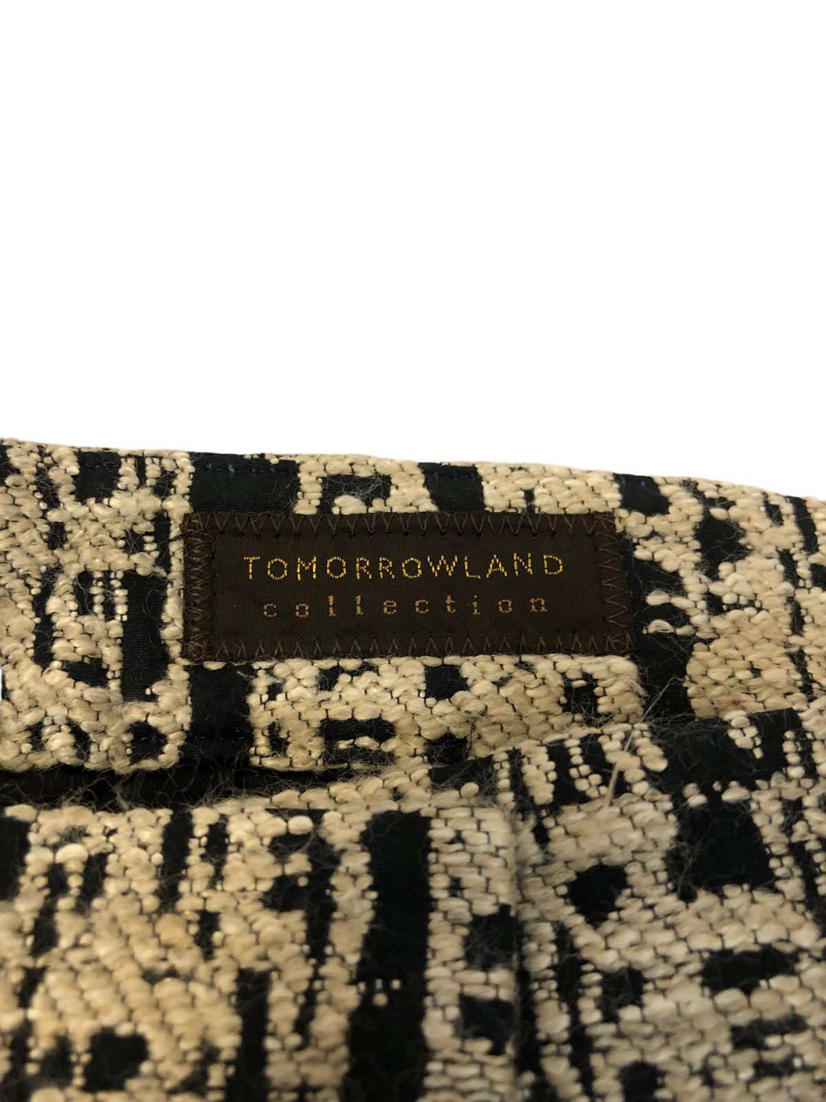 Tomorrowland Japanese Brand Tomorrow Land Distressed Embroidered pants Size US 30 / EU 46 - 11 Thumbnail