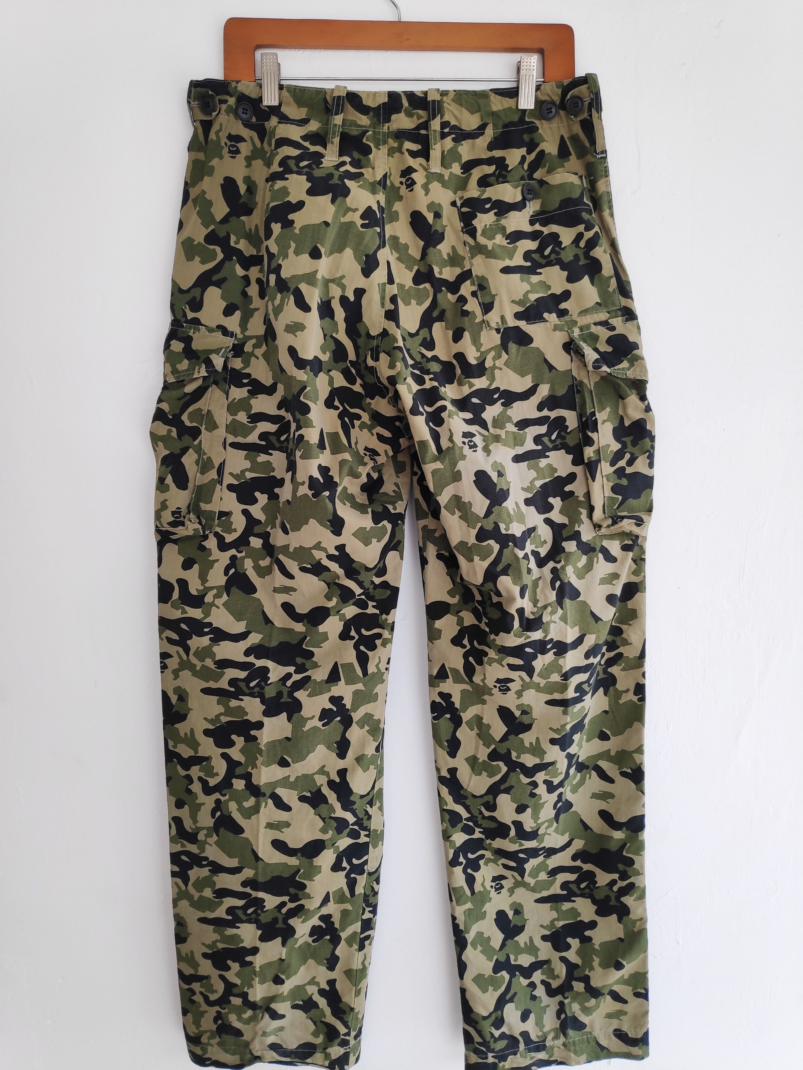 Bape × Vintage Camo Cargo Pants Size US 34 / EU 50 - 3 Thumbnail