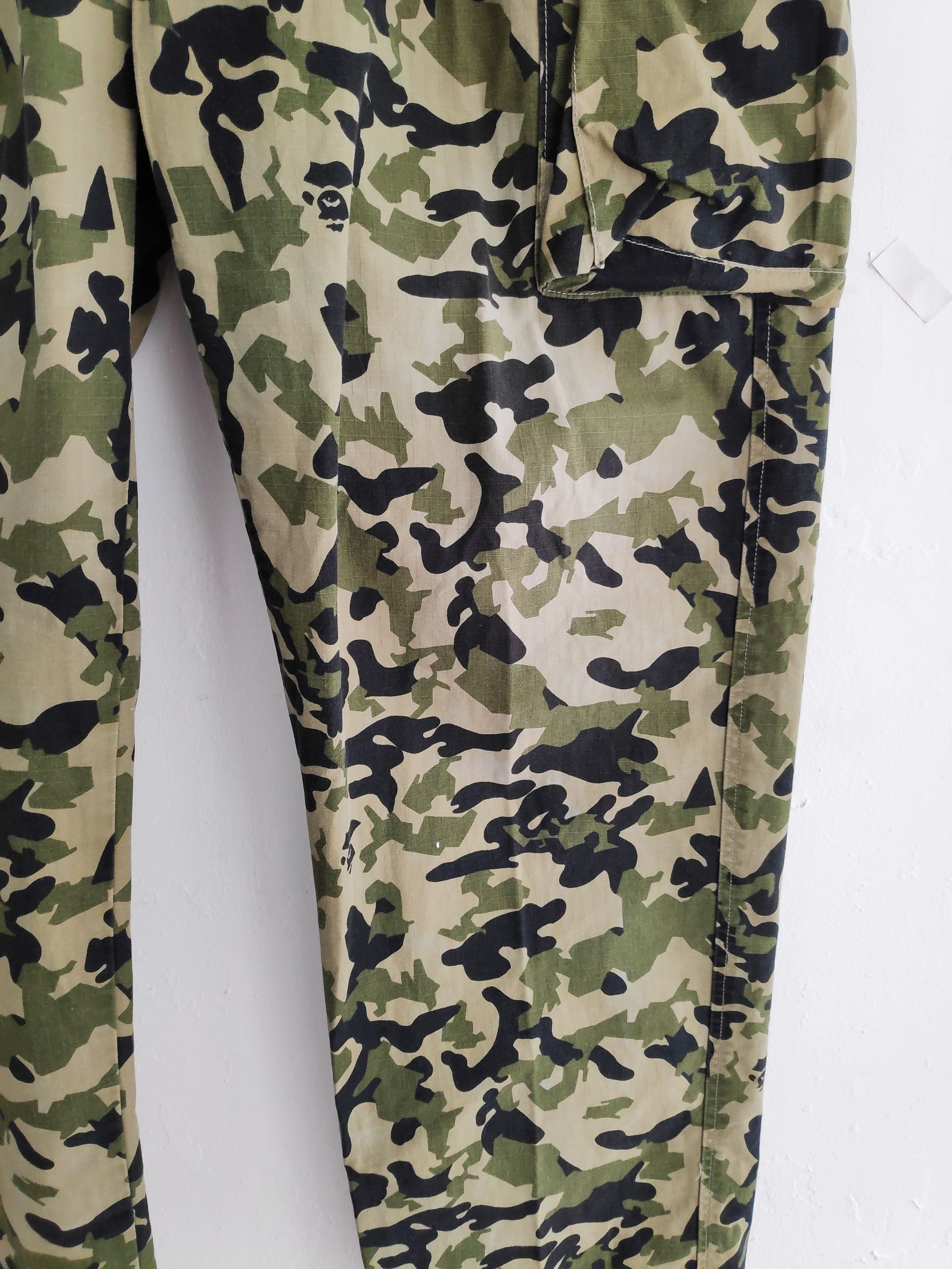 Bape × Vintage Camo Cargo Pants Size US 34 / EU 50 - 14 Thumbnail