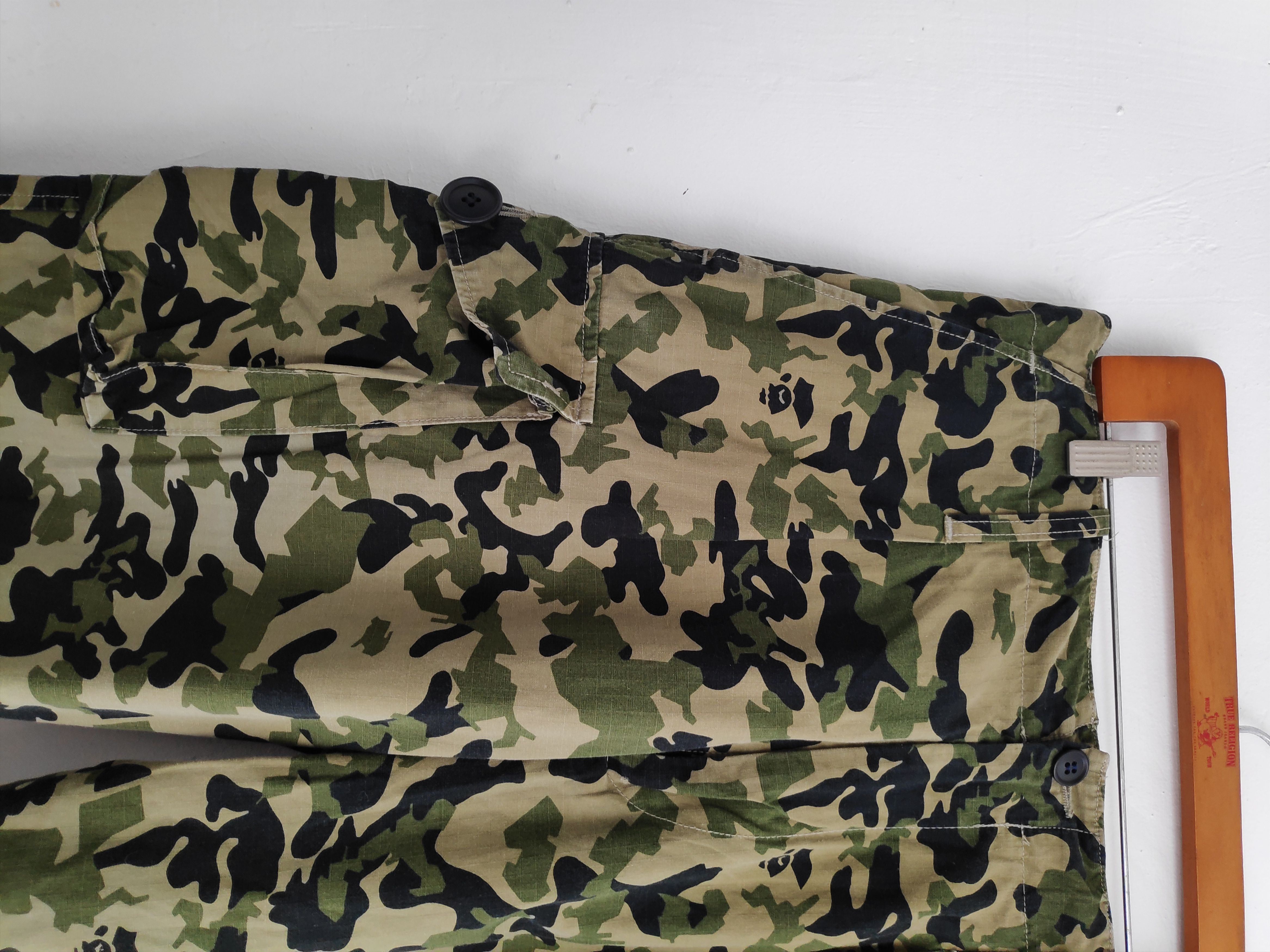 Bape × Vintage Camo Cargo Pants Size US 34 / EU 50 - 10 Thumbnail